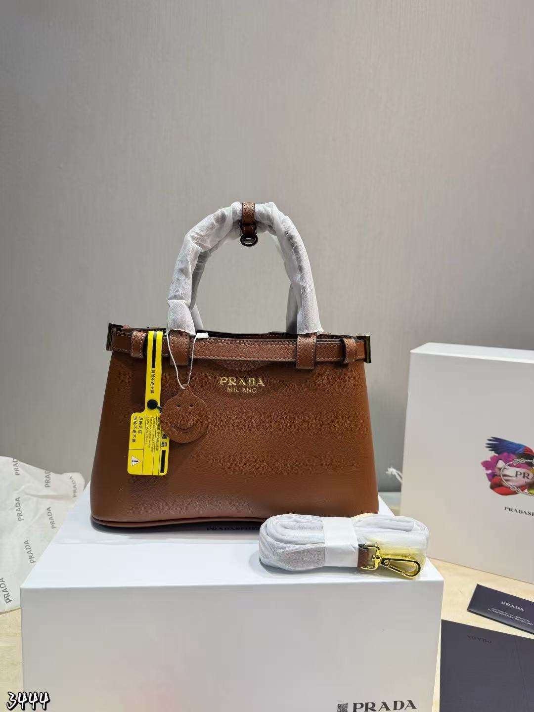 PR4DAA 牛革ハンドバッグ【50％割引+送料無料】