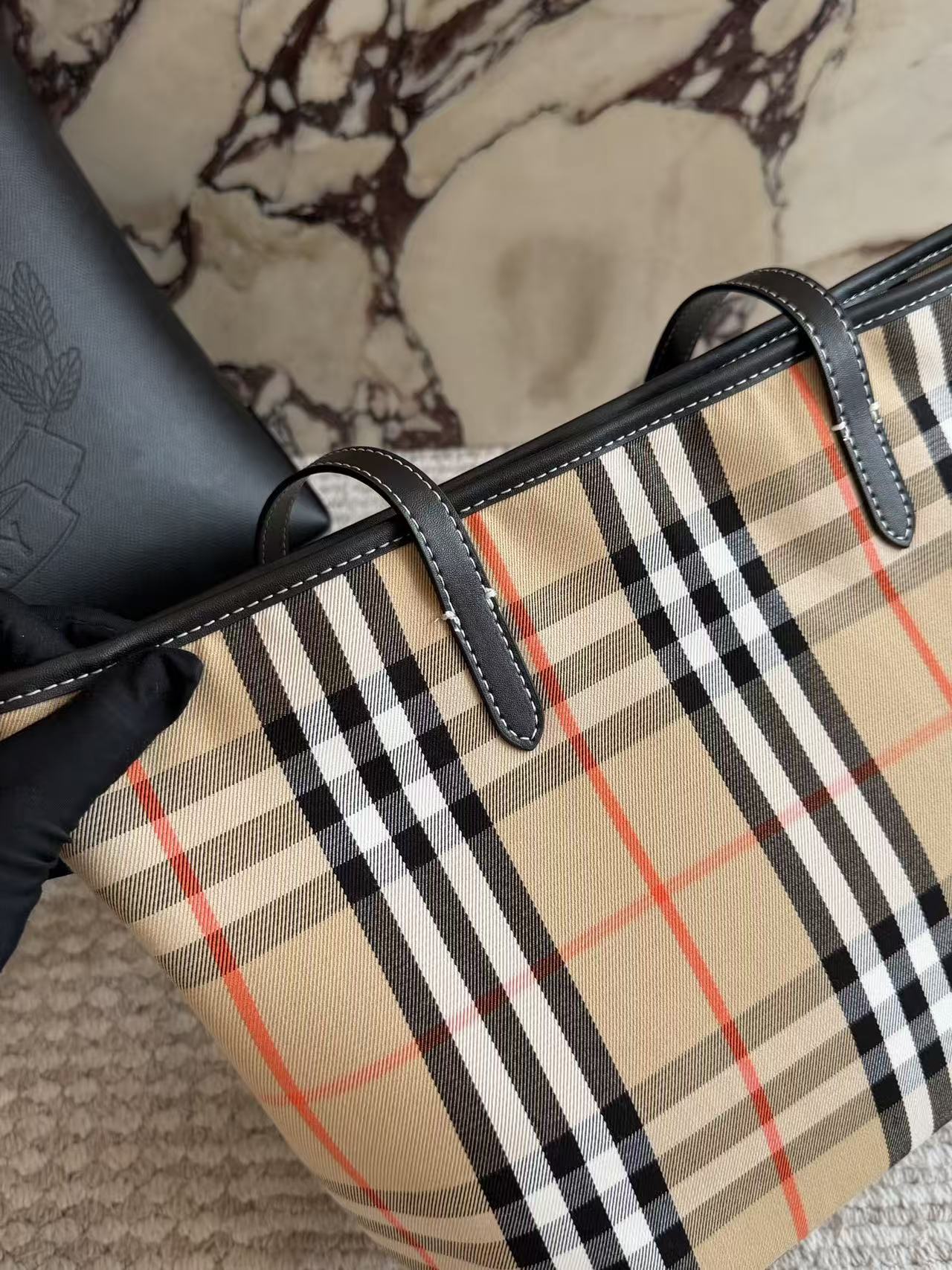 BUR8ERRYチェックトートバッグ【50％割引+送料無料】