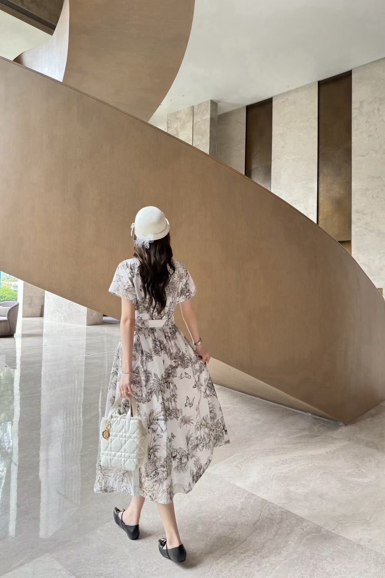 DI0Rバタフライ半袖ドレス【50％割引+送料無料】