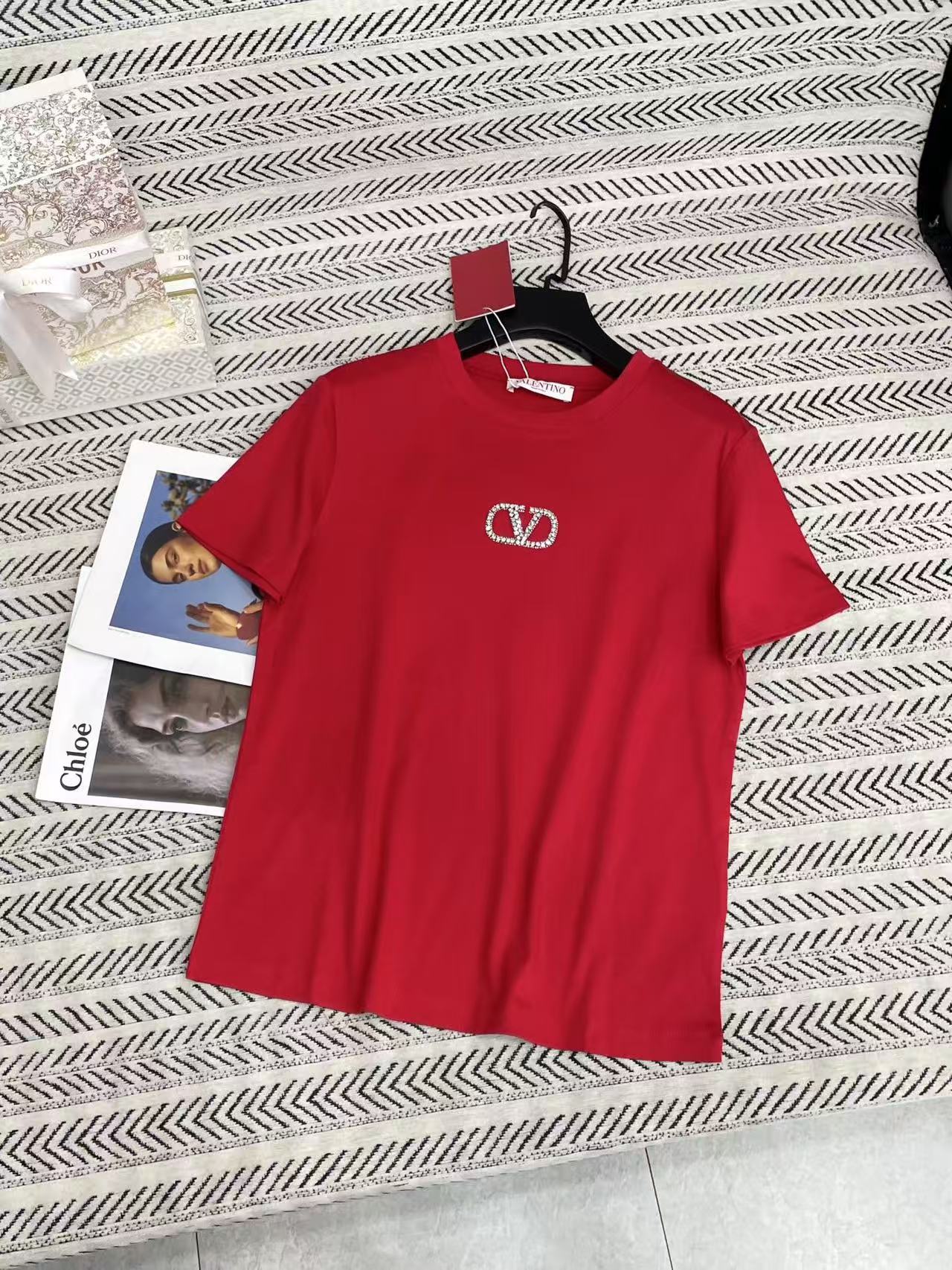 VALENT1NO ラインストーン Vネック ビーズレターTシャツ【50%割引+送料無料】