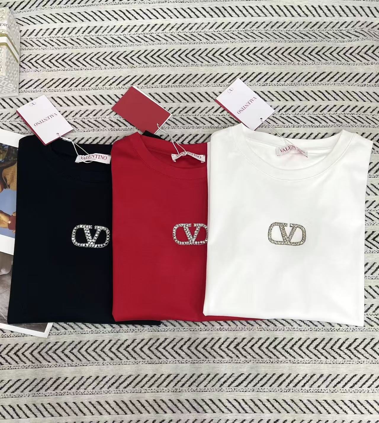 VALENT1NO ラインストーン Vネック ビーズレターTシャツ【50%割引+送料無料】