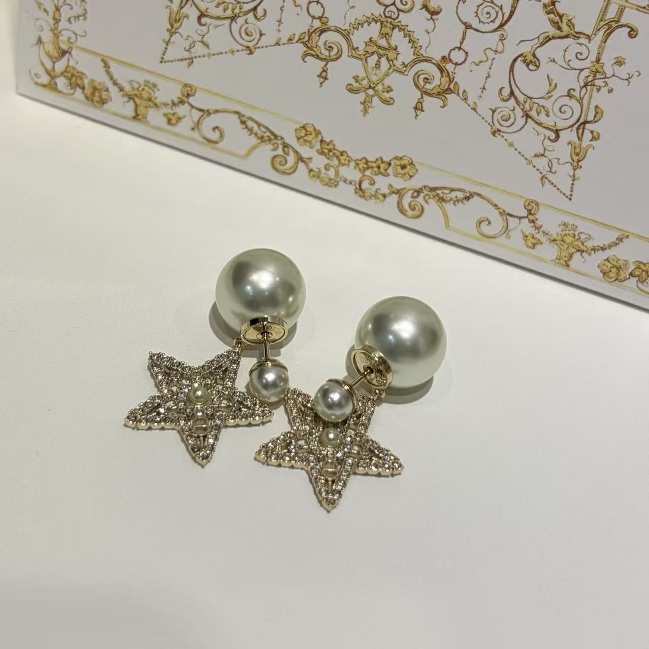 DI0R五芒星の真珠のイヤリング【50％割引+送料無料】