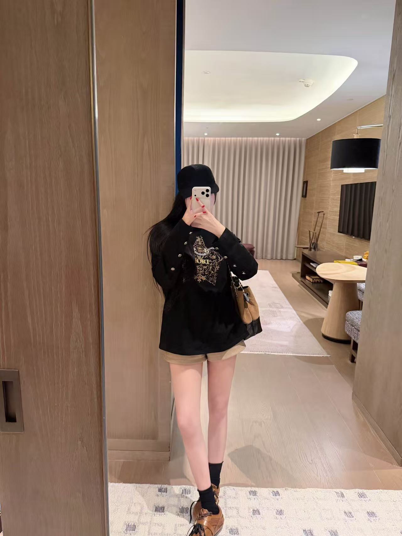 DIOR 五芒星刺繍スパンコールTシャツ【50％割引+送料無料】