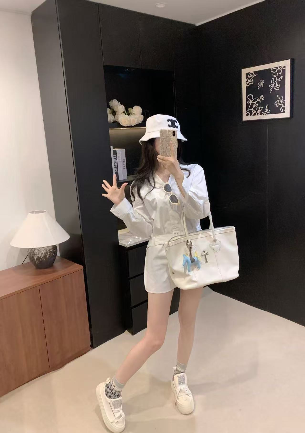 DIORのタイフロントVネックシャツ【50%割引+送料無料】