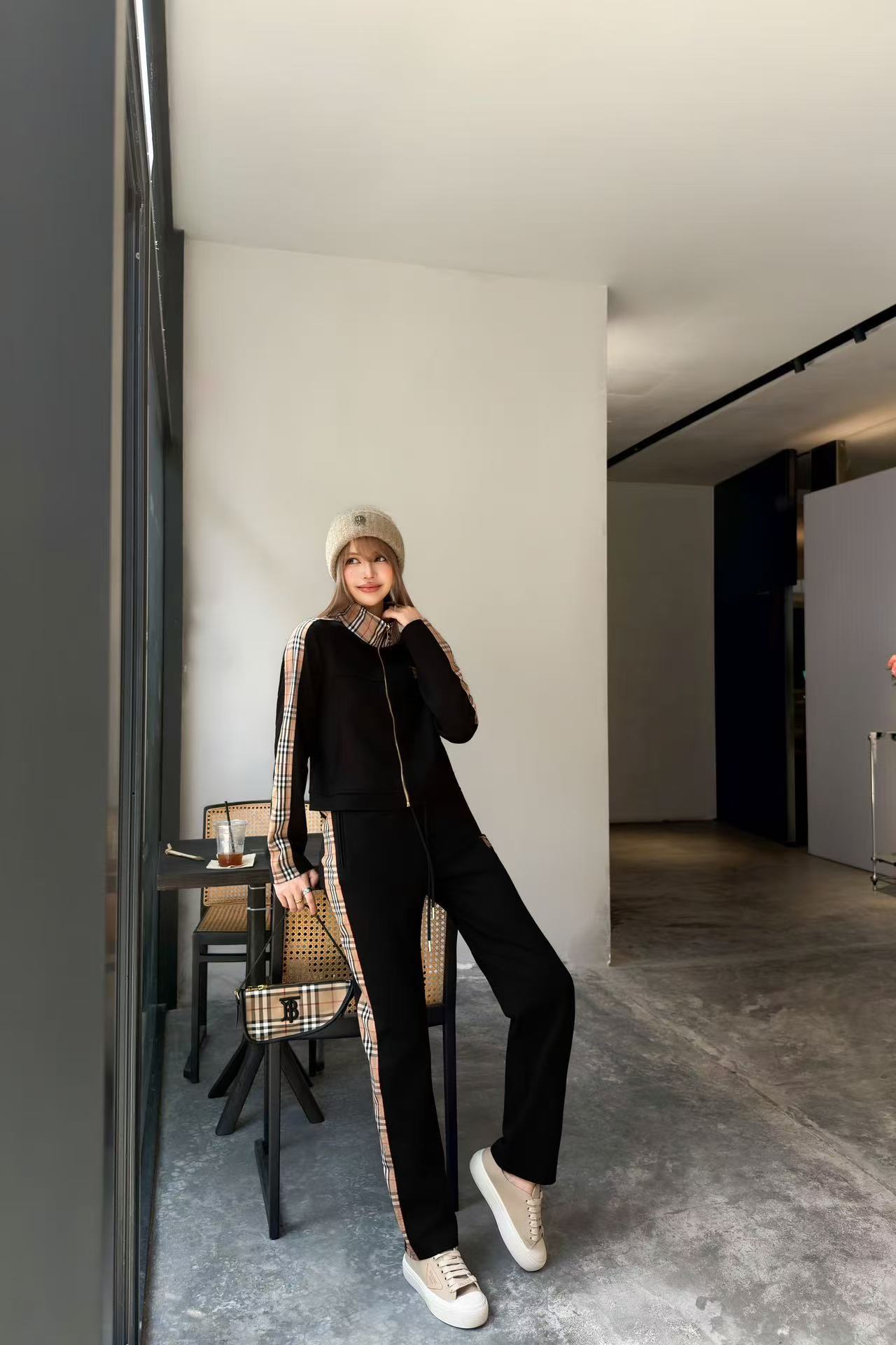 BUR8ERRY 高品質スタンドカラージャケット+パンツ ツーピースセット【50％割引+送料無料】