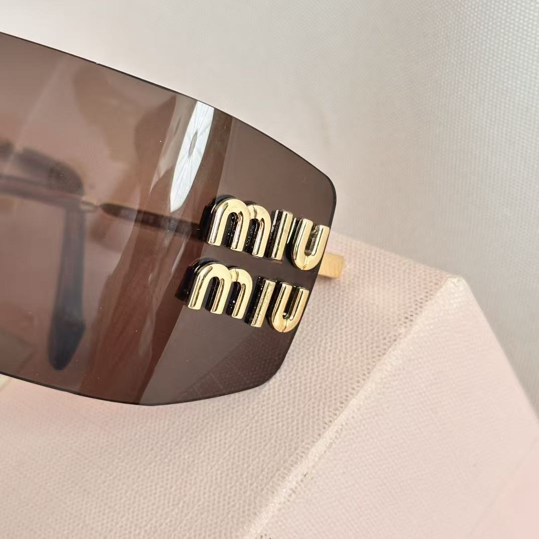 M1UM1U 高品質サングラス【50%割引+送料無料】