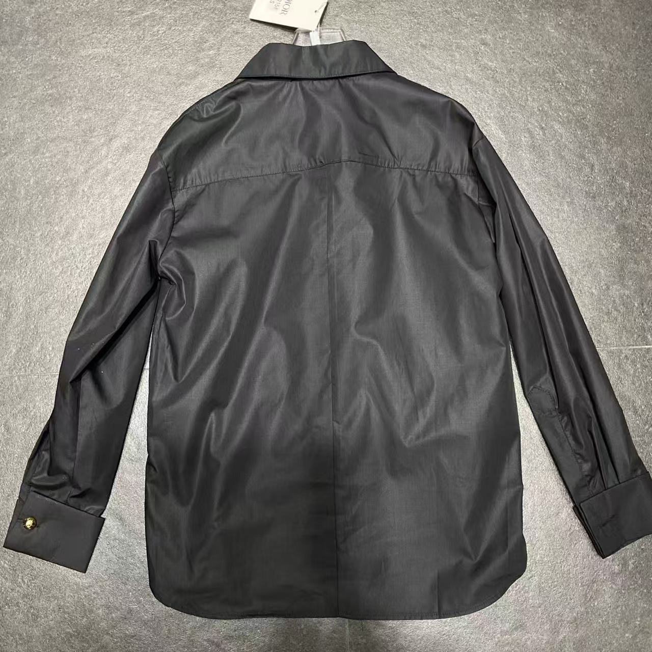 DIOR エンブロイダリーレター Vネックシャツ【50％割引+送料無料】