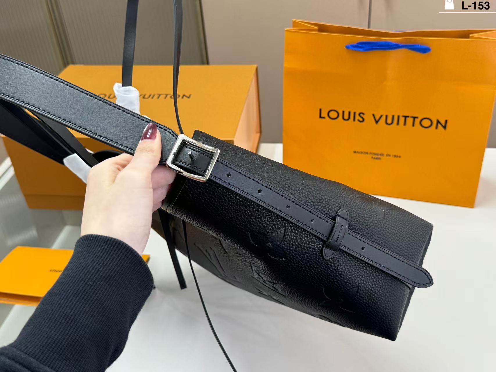 LV Carryall PMハンドバッグ【50％割引+送料無料】