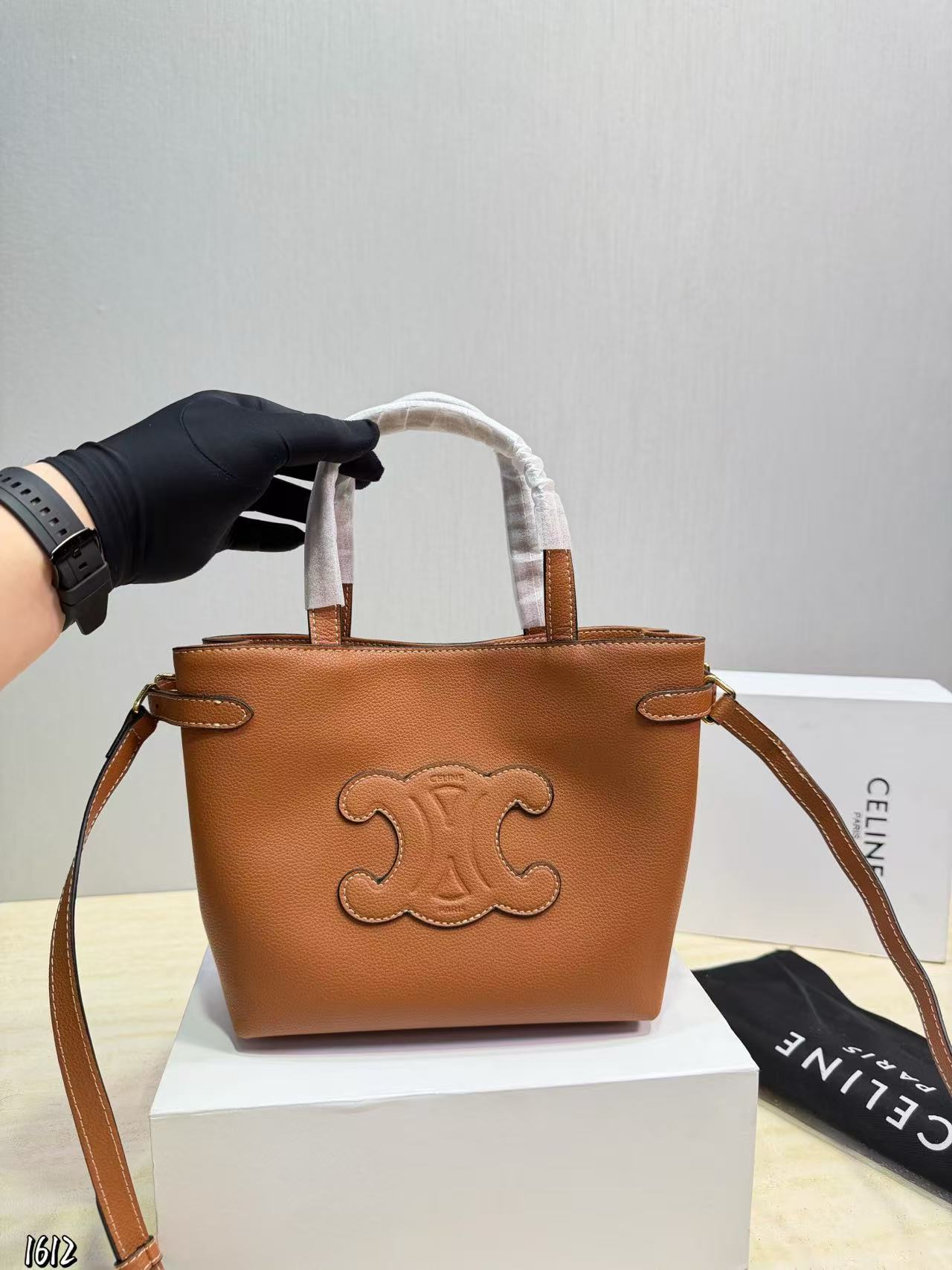 CEL1NE 凱旋門ハンドバッグ【50%割引+送料無料】