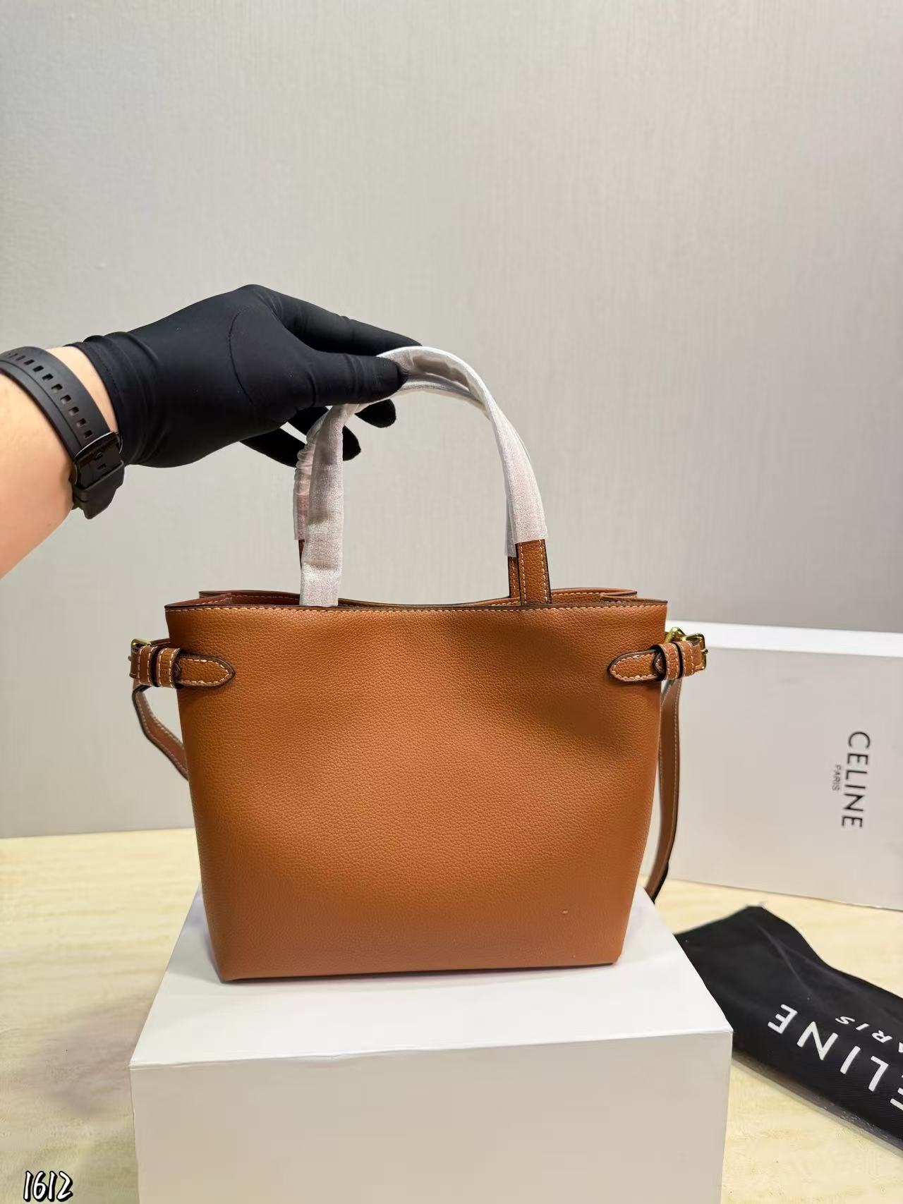 CEL1NE 凱旋門ハンドバッグ【50%割引+送料無料】