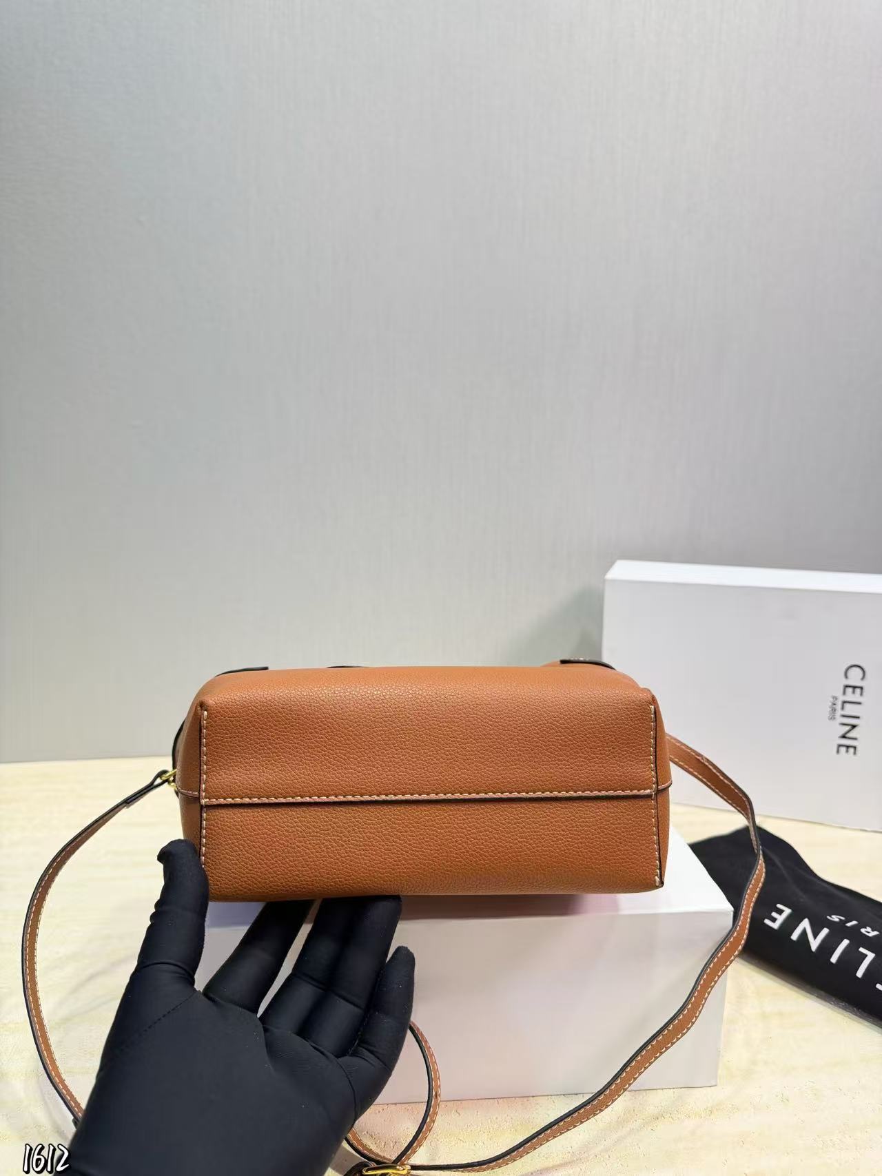 CEL1NE 凱旋門ハンドバッグ【50%割引+送料無料】