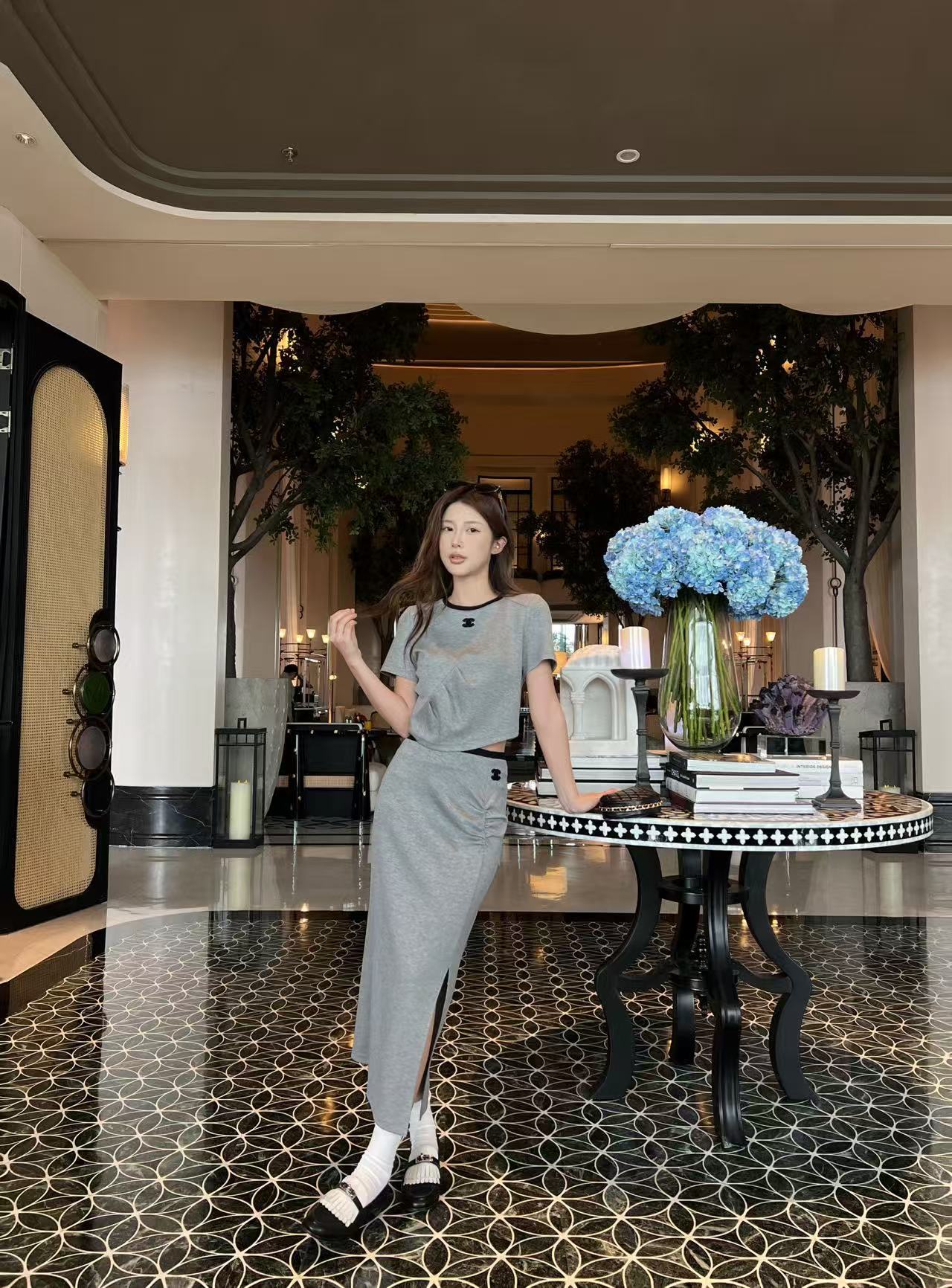 CHANE1 高品質ダブルC Tシャツ+スカート ツーピースセット【50%割引+送料無料】