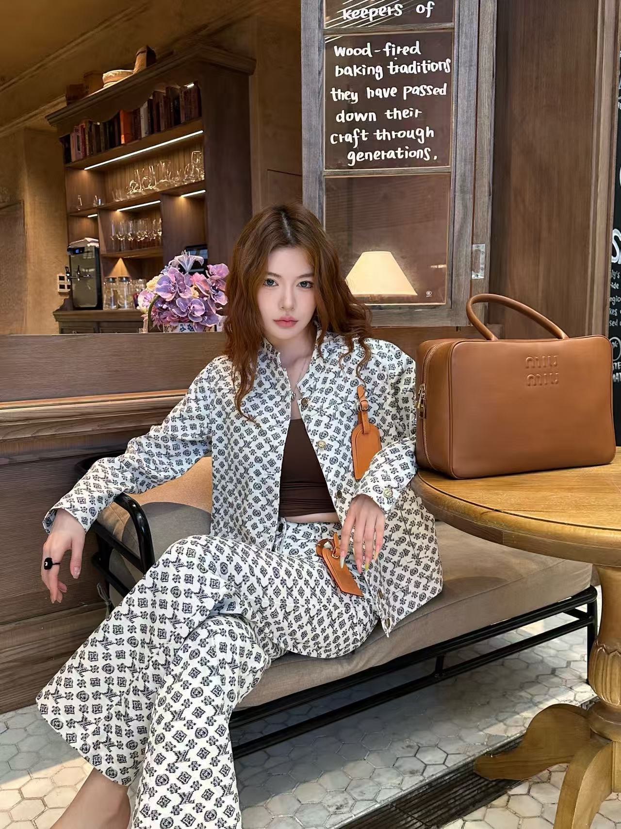 LVデニムジャケットとパンツのツーピースセット【50％割引+送料無料】