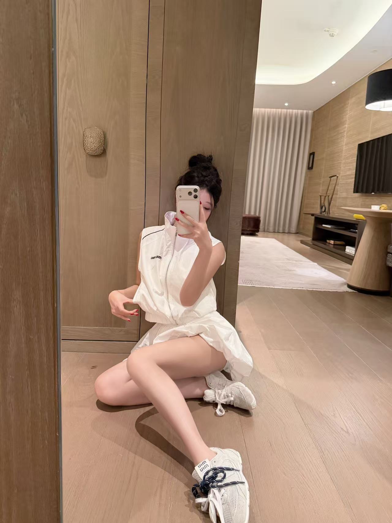 M1UM1U ジッパーベスト+スカート ツーピースセット【50％割引+送料無料】