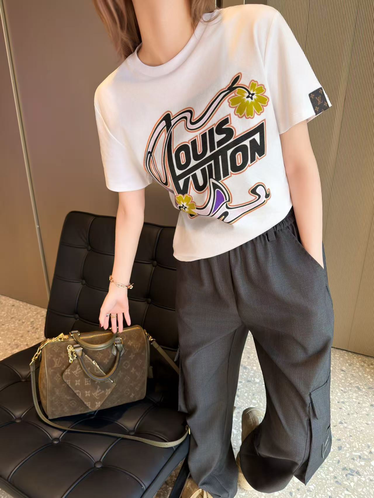LVカラフルレターTシャツ【50％割引+送料無料】