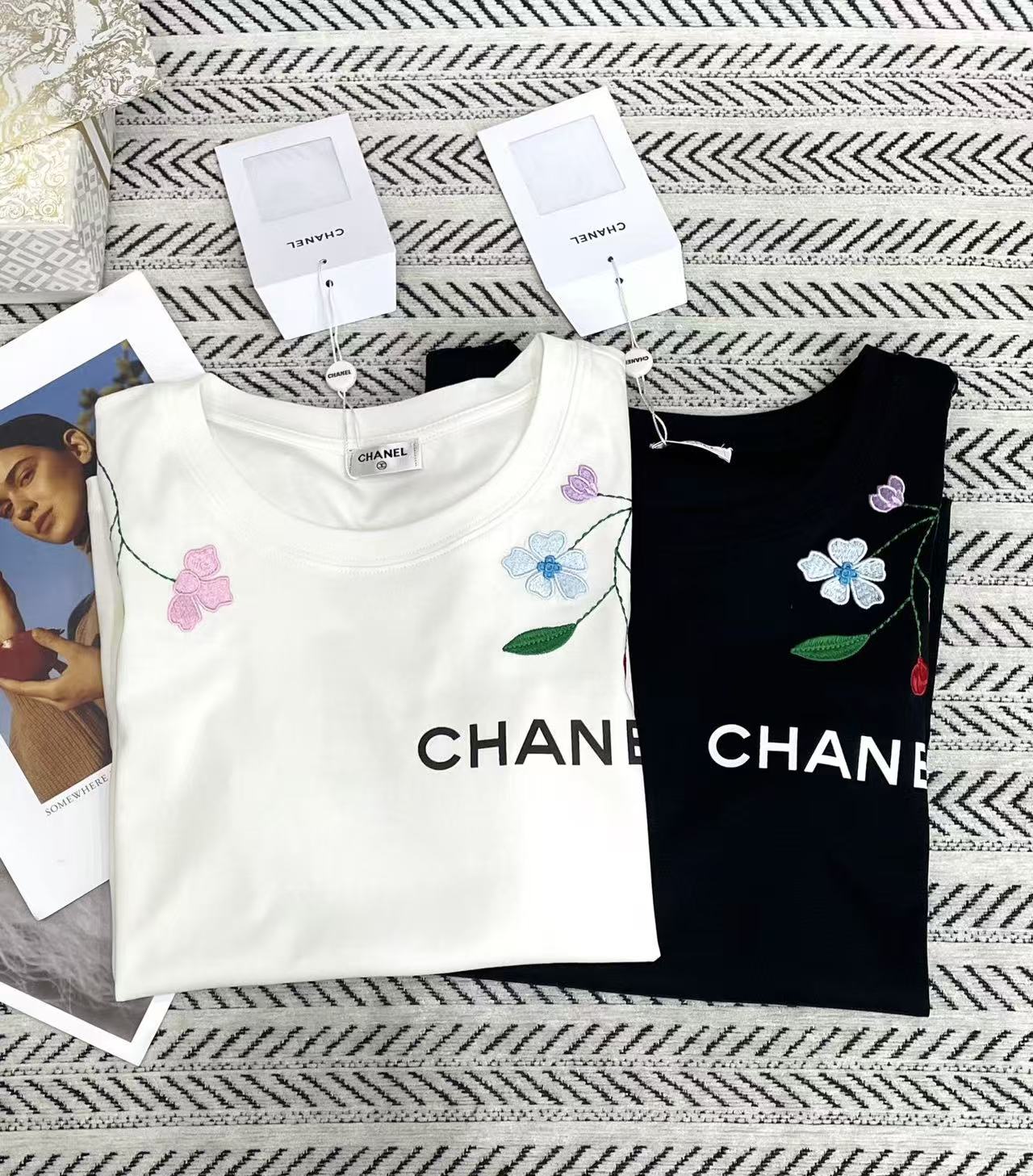 CHANE1 刺繍花文字Tシャツ【50%割引+送料無料】