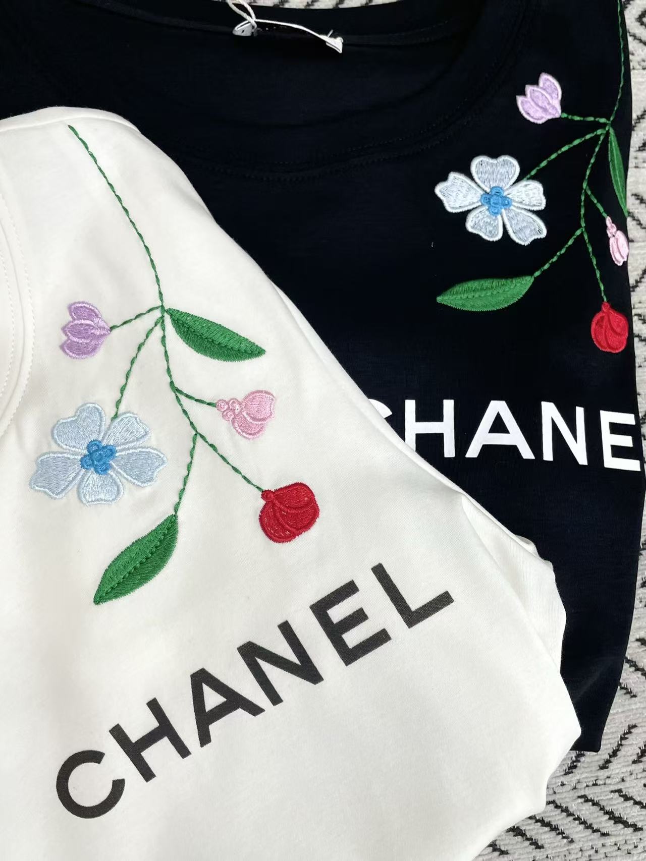 CHANE1 刺繍花文字Tシャツ【50%割引+送料無料】