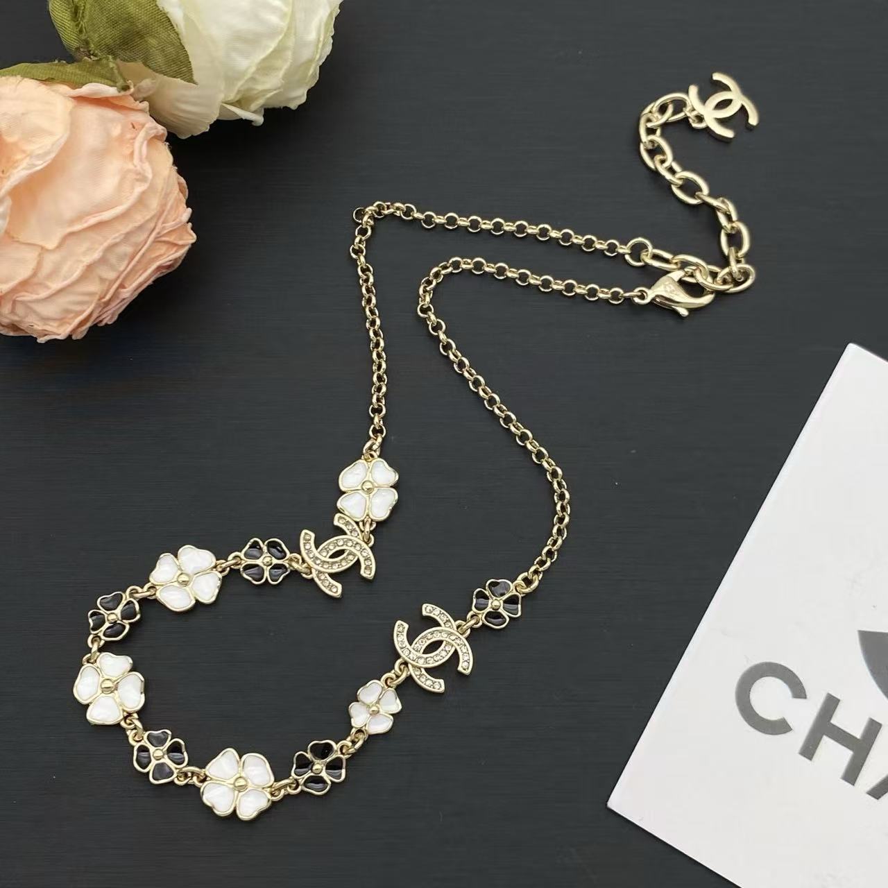 CHANE1 フローラル ダブルC ネックレス【50％割引+送料無料】