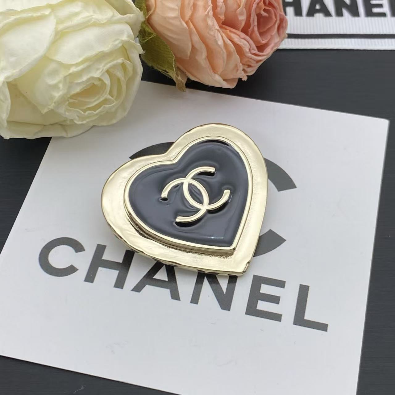 CHANE1 ダブルC ハートブローチ【50%割引+送料無料】