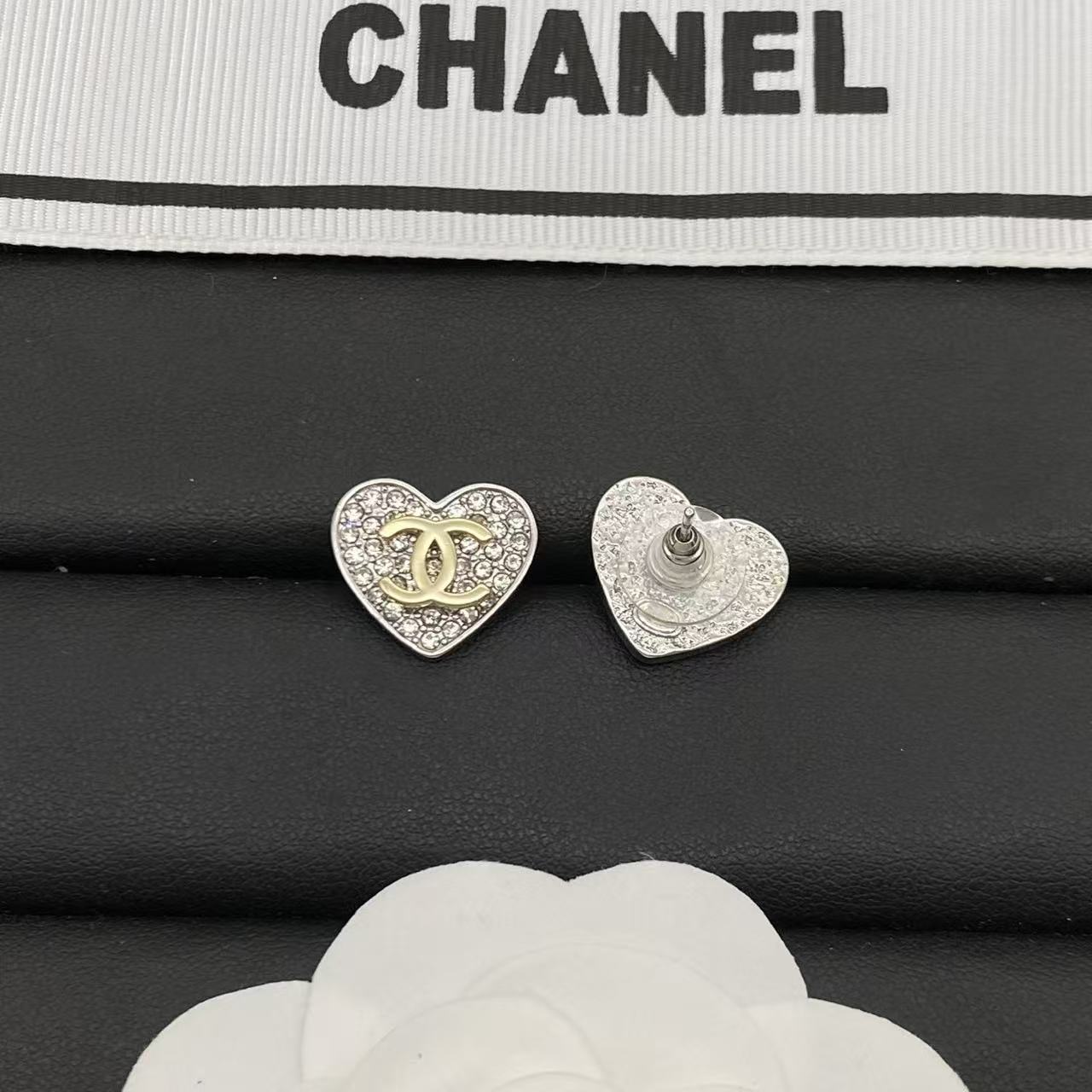 CHANE1 ダブルC ハート ダイヤモンド スタッドピアス【50％割引+送料無料】