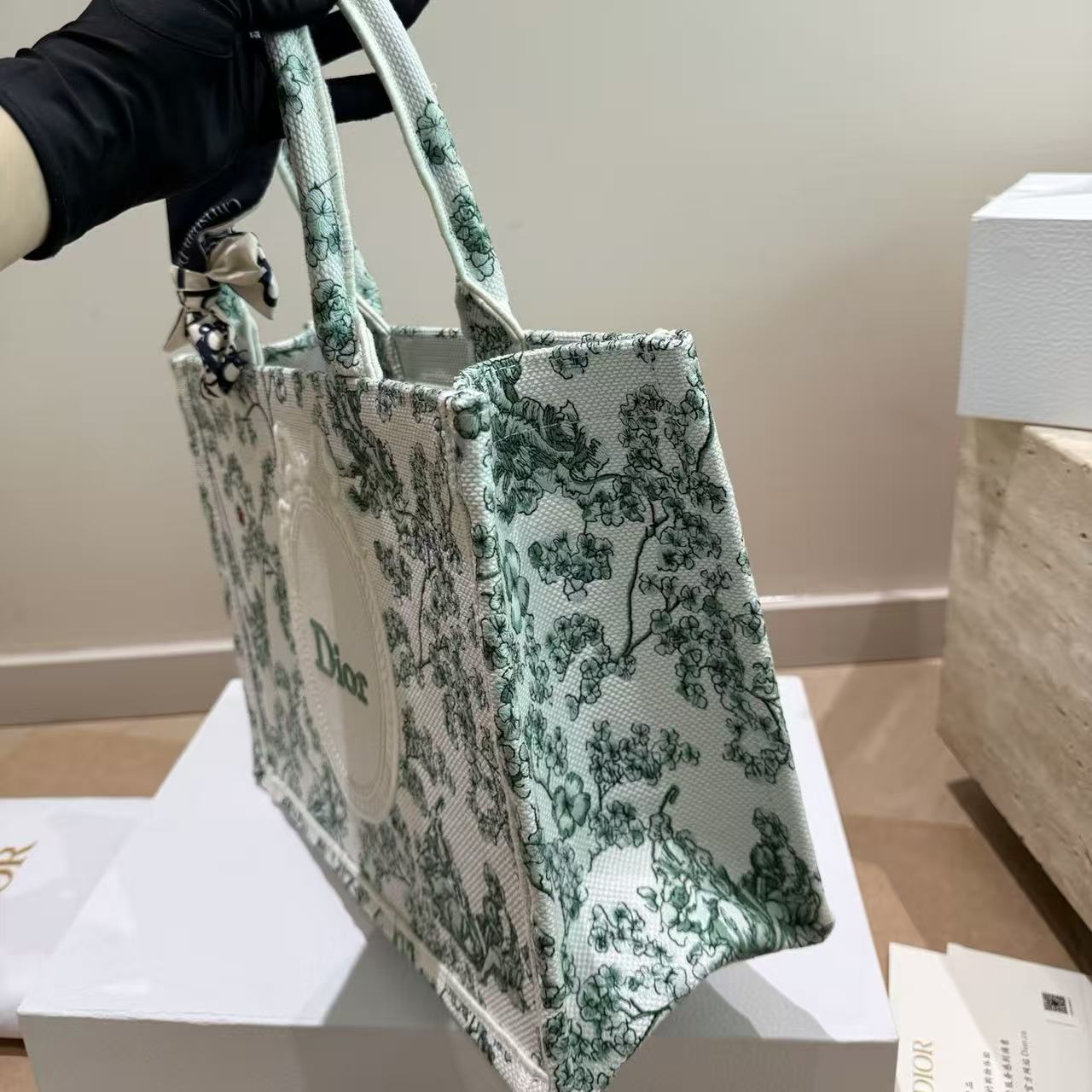 DI0R Book toteショッピングバッグ【50％割引+送料無料】