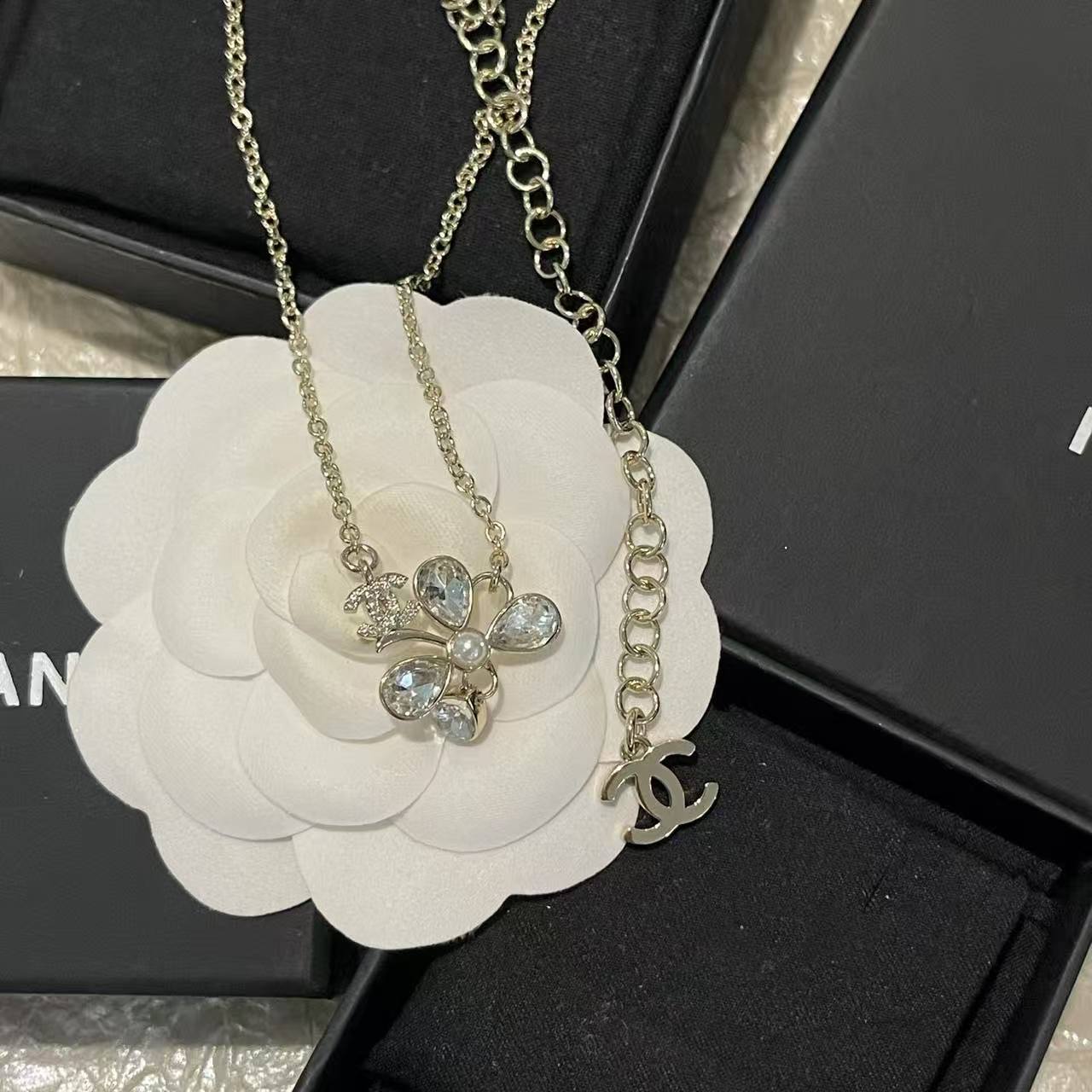 CHANE1 クローバー ダブルC ダイヤモンドネックレス【50％割引+送料無料】
