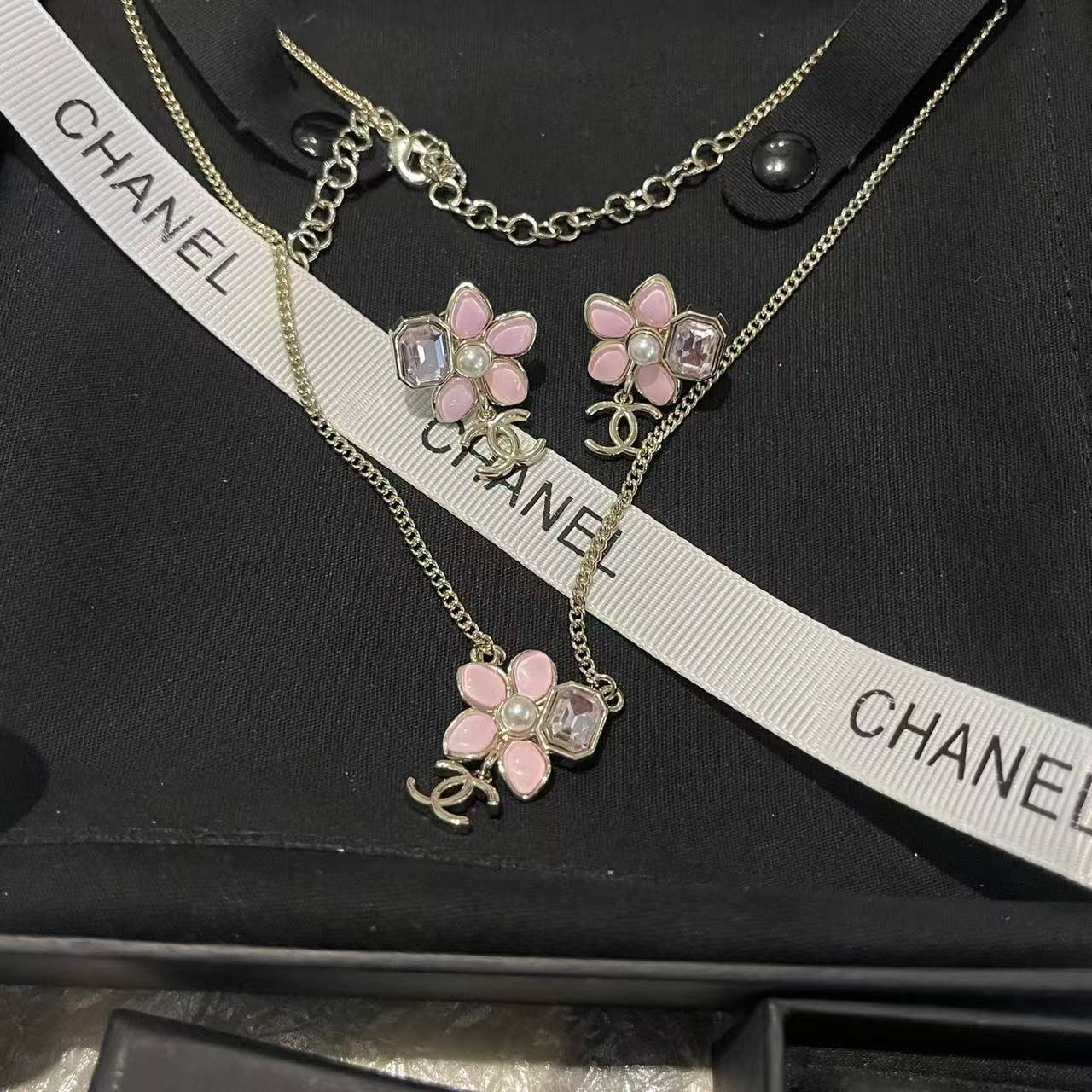 CHANE1 ピンクフラワーイヤリング＋ネックレス ツーピースセット【50％割引+送料無料】