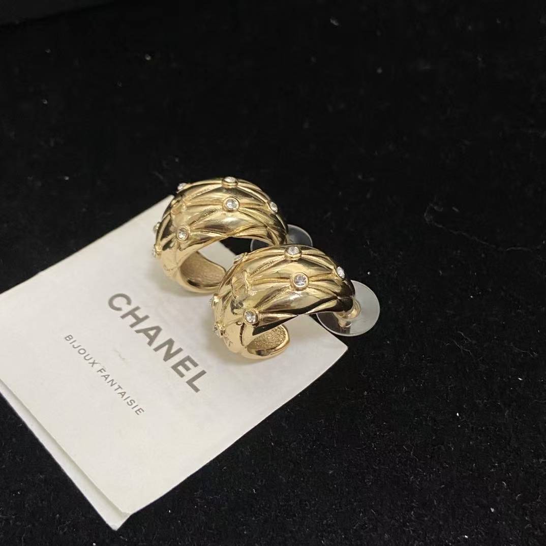 CHANE1 ダブルC ダイヤモンドスタッドピアス【50%割引+送料無料】
