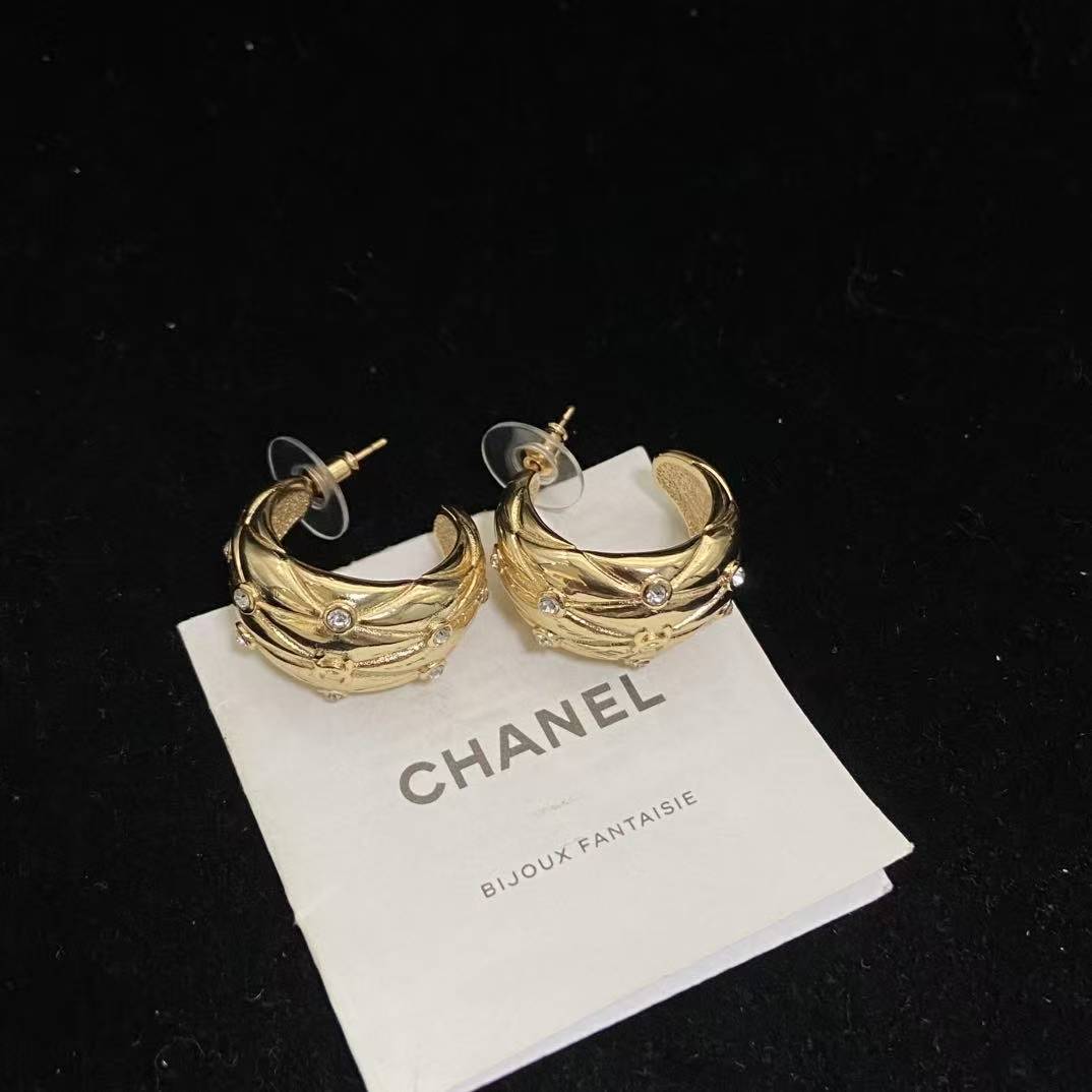 CHANE1 ダブルC ダイヤモンドスタッドピアス【50%割引+送料無料】