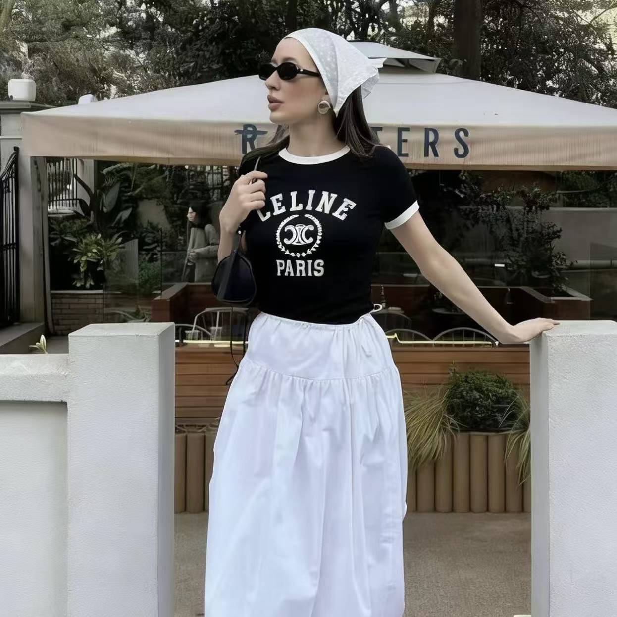 CELINE 3D刺繍ロゴTシャツ【50％割引+送料無料】