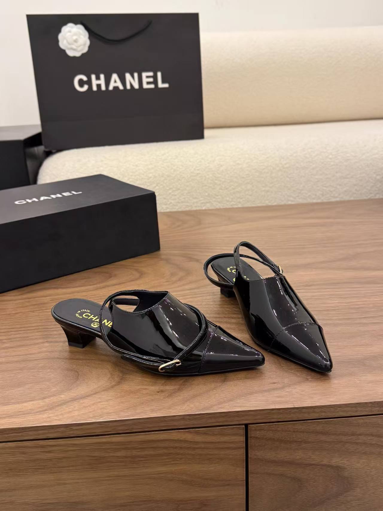 CHANE1 高品質パテントレザー ローヒールシューズ【50％割引+送料無料】