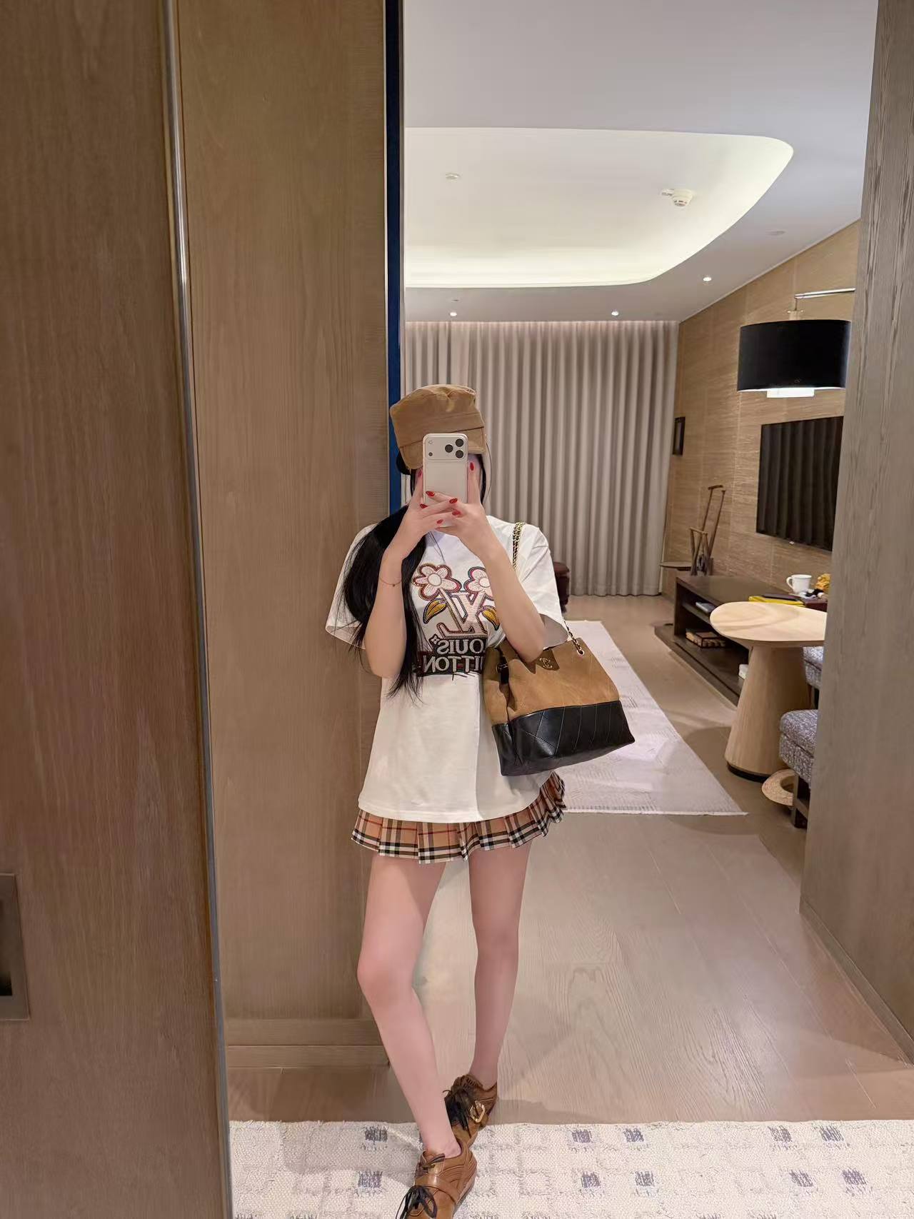 LV 刺繍&プリントTシャツ【50%割引+送料無料】