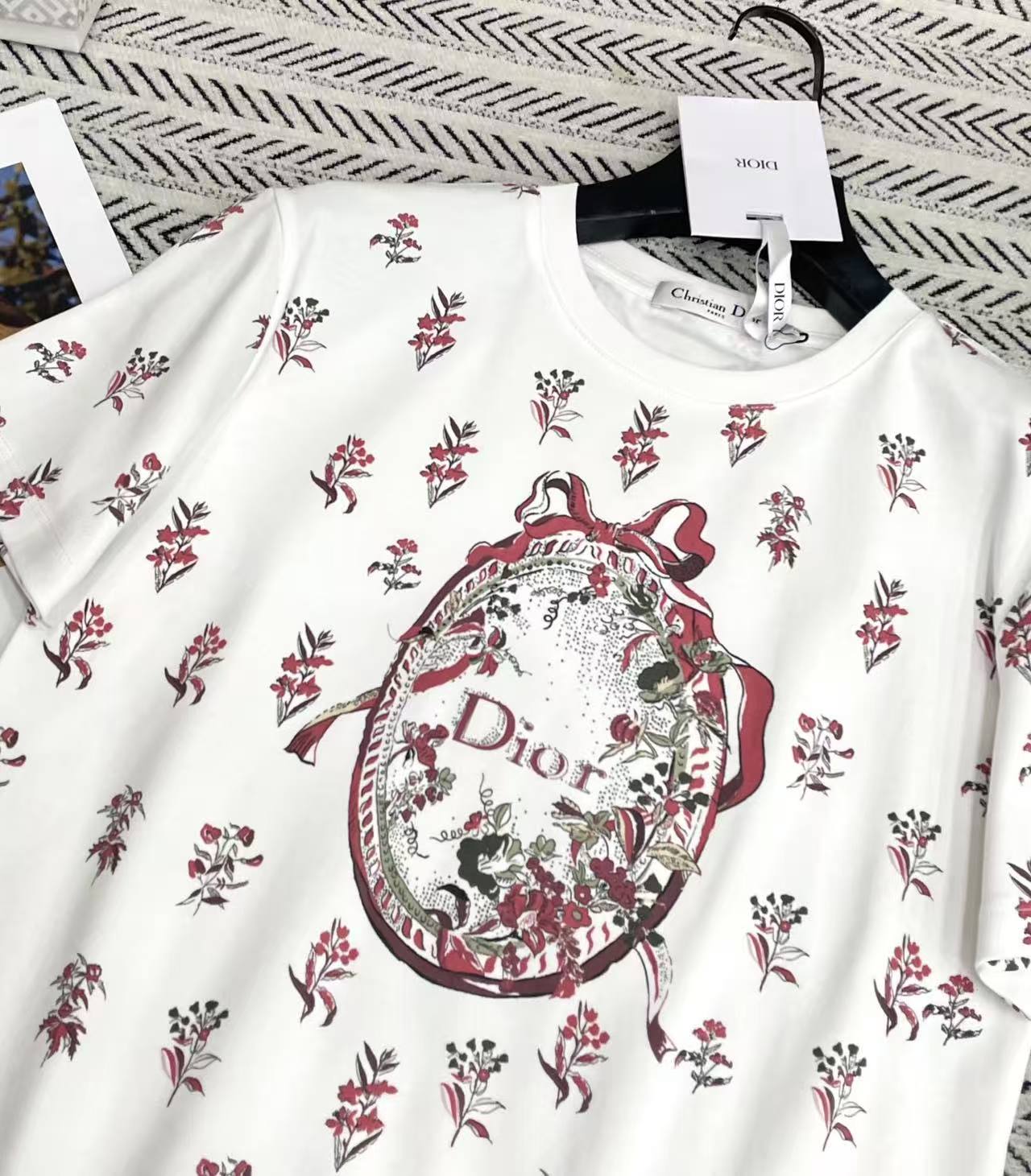 DIOR プリント＆刺繍Tシャツ【50％割引+送料無料】