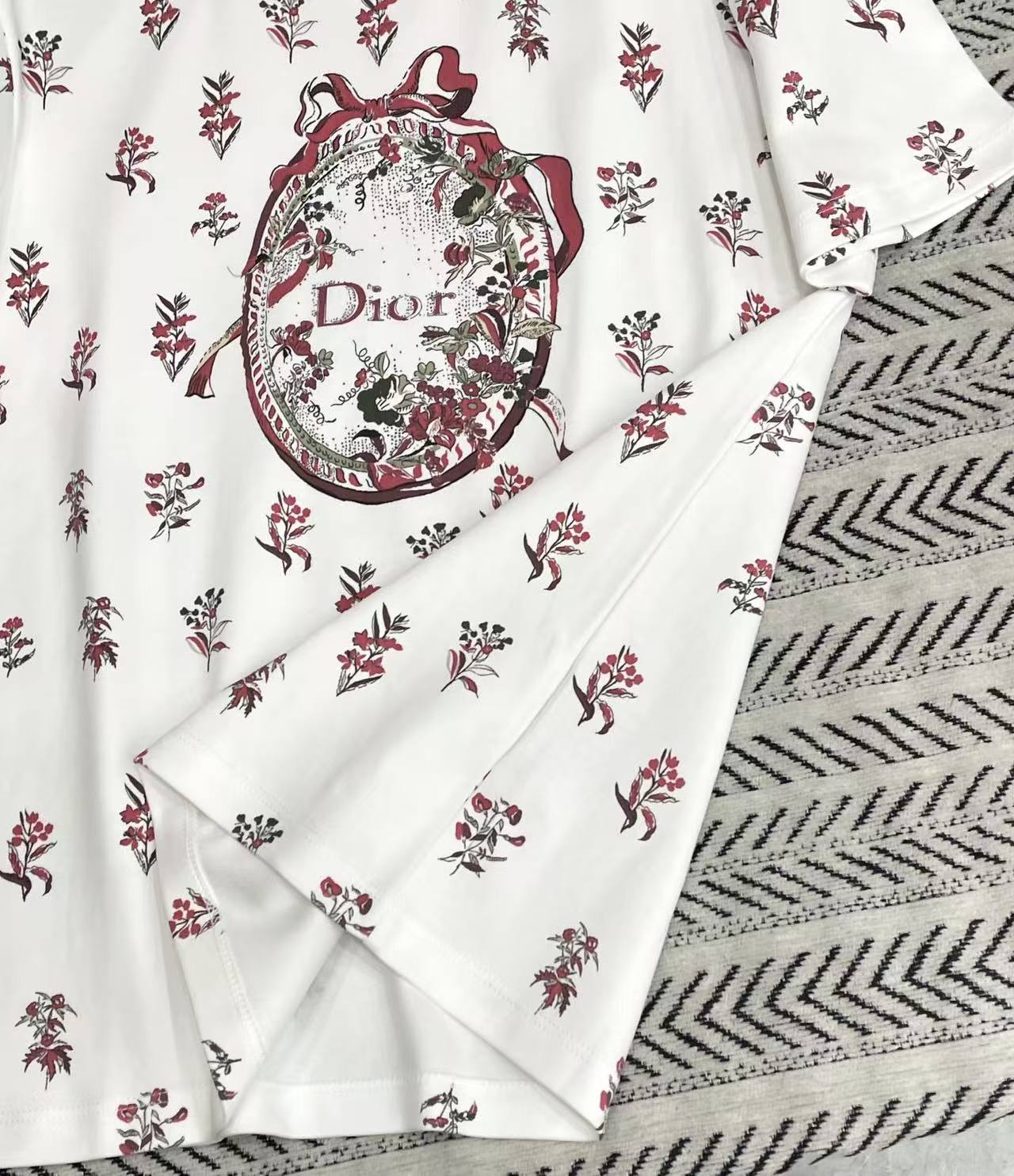 DIOR プリント＆刺繍Tシャツ【50％割引+送料無料】