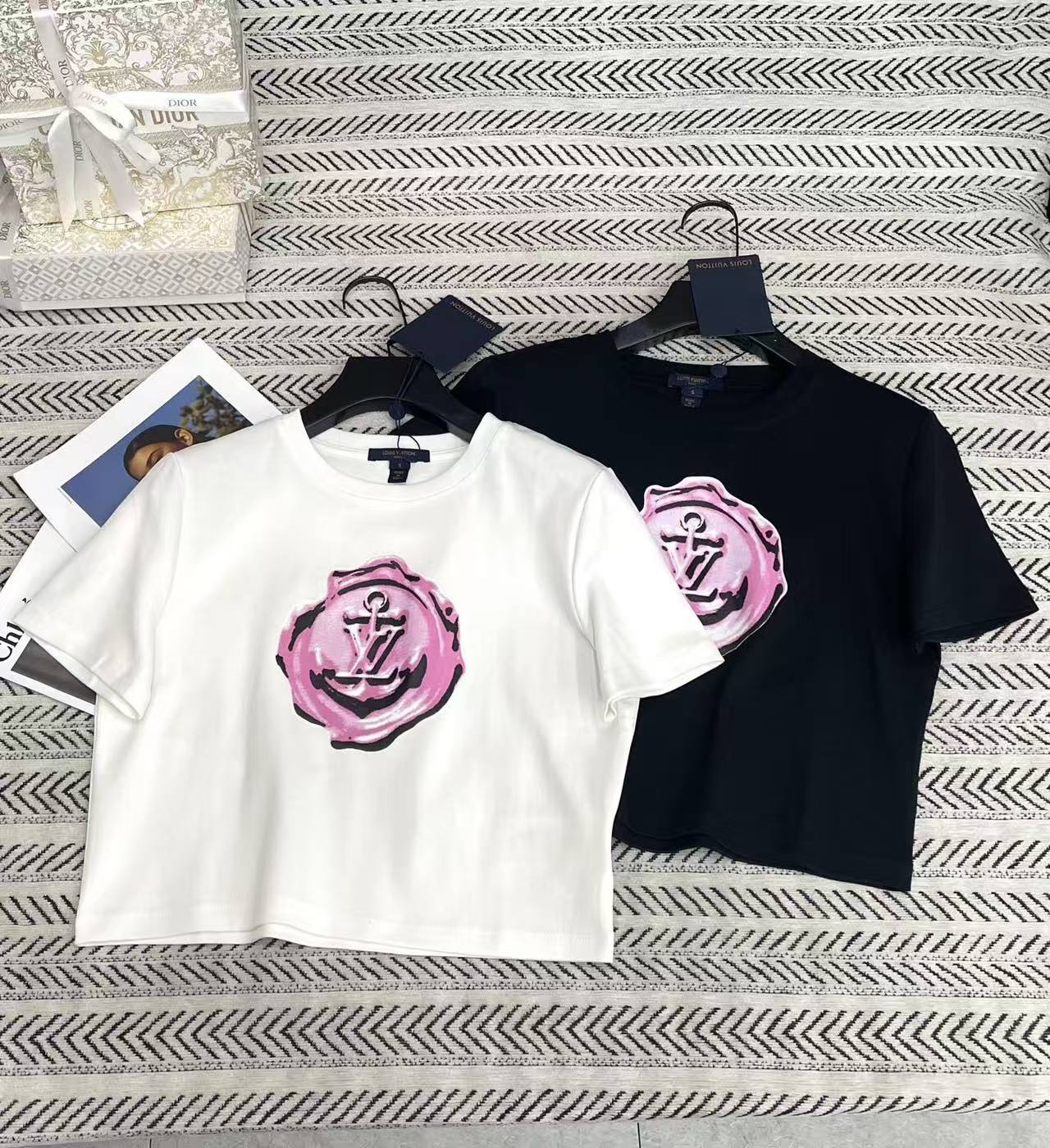 LV ミニマリストロゴTシャツ【50％割引+送料無料】