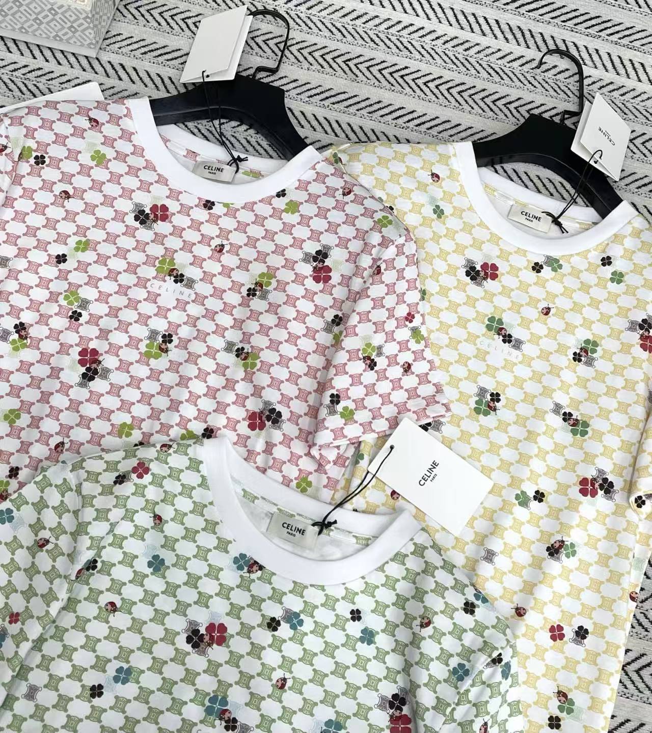 CELINE 凱旋門 レタープリント Tシャツ【50％割引+送料無料】