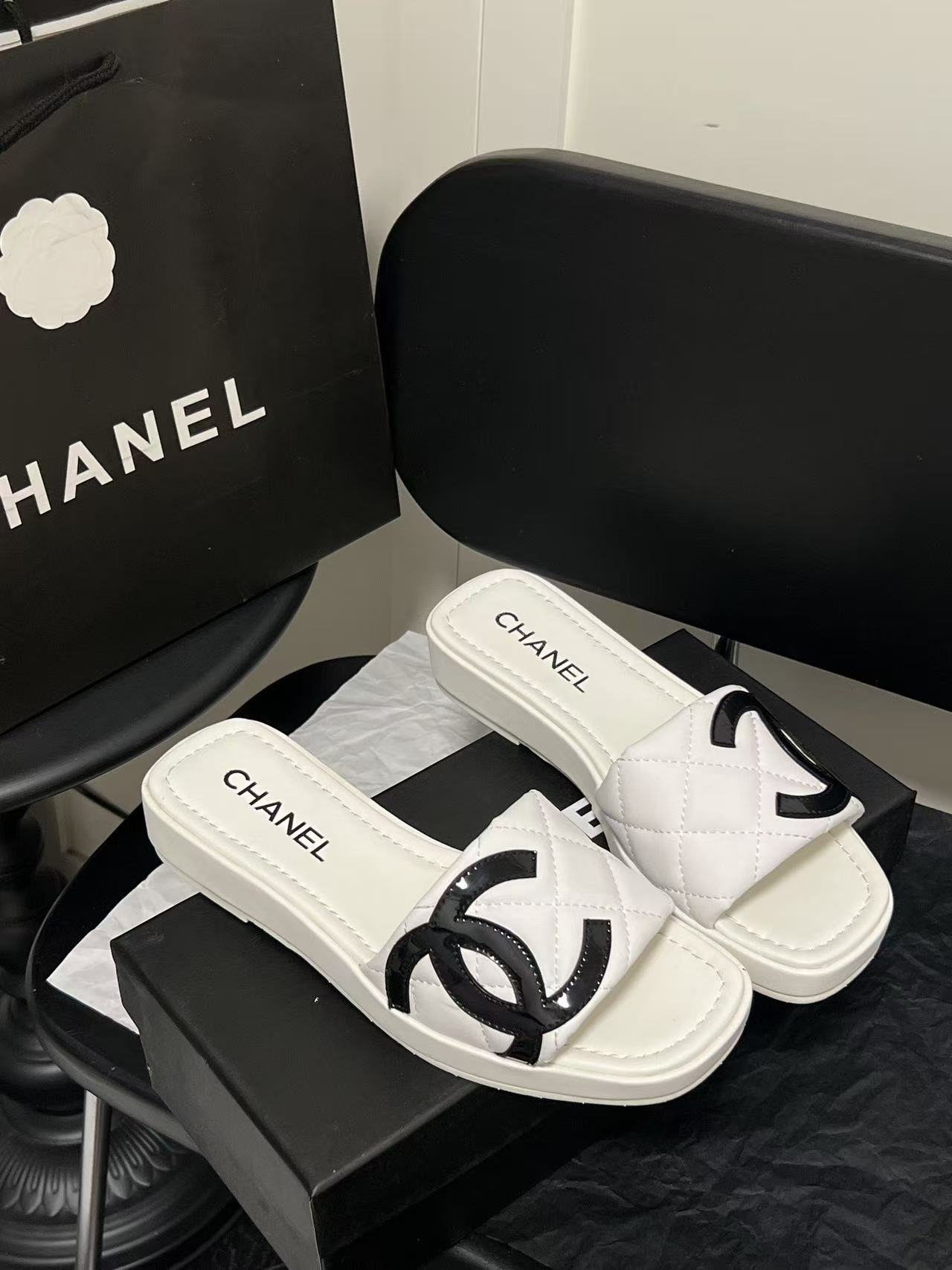 CHANE1 ダブルC フラットシューズ【50％割引+送料無料】