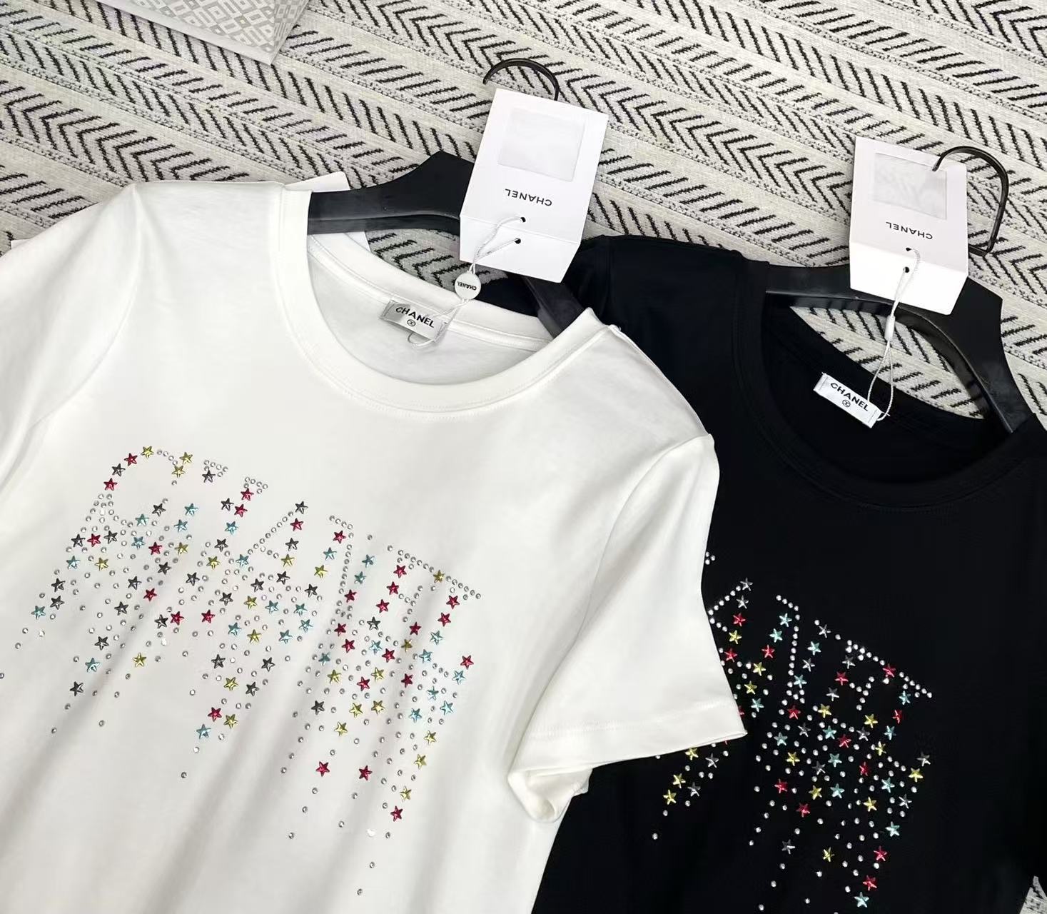 CHANE1 ラインストーン レインボー スター レター Tシャツ【50％割引+送料無料】