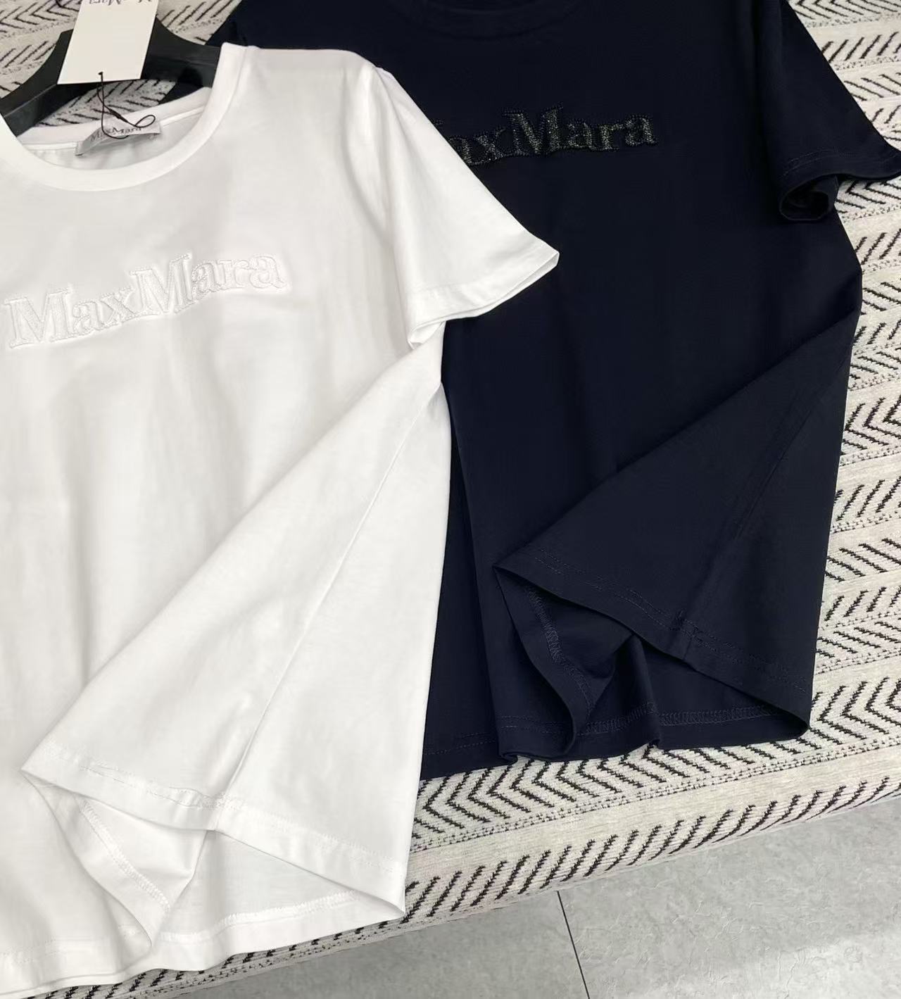 MaxMara刺繍文字入りTシャツ【50％割引+送料無料】
