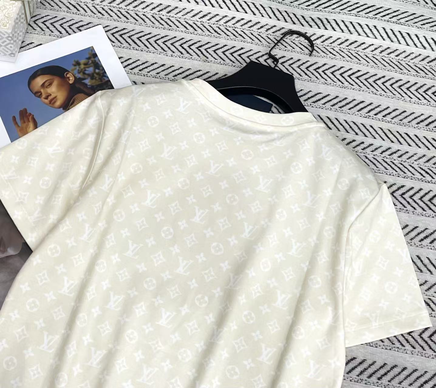 LVプリントTシャツ【50%割引+送料無料】