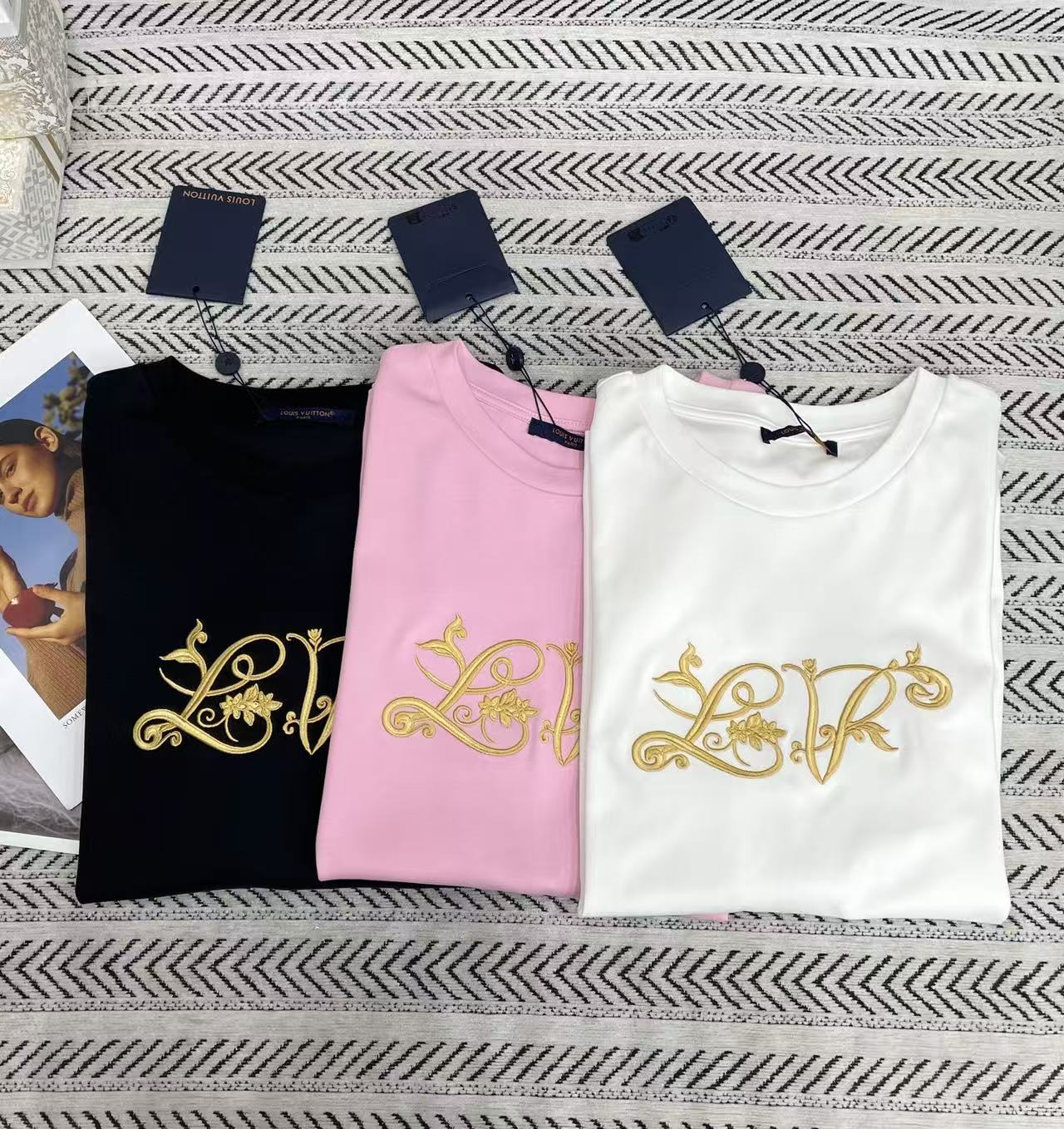 LVグラフィティ刺繍文字Tシャツ【50％割引+送料無料】
