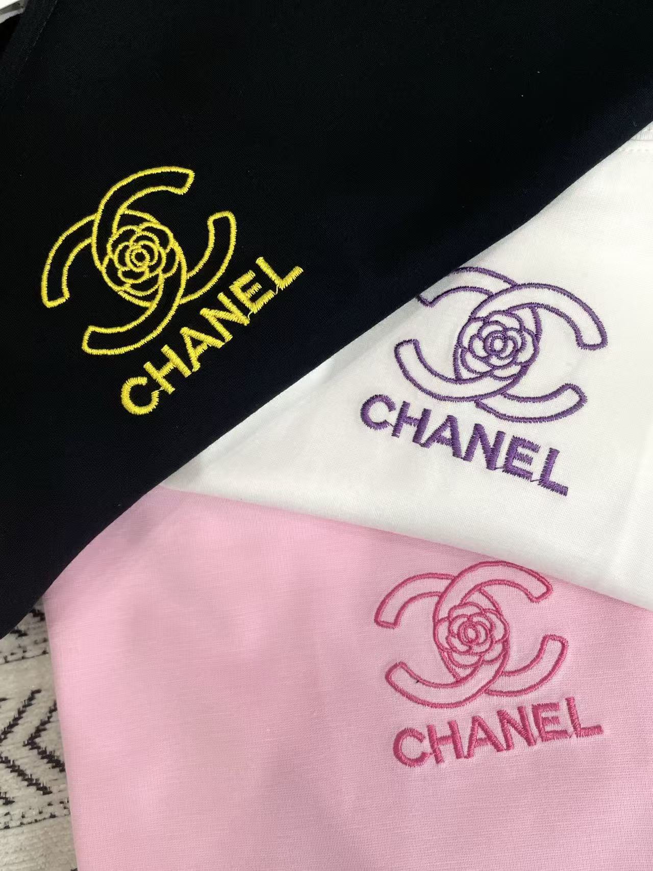 CHANE1 刺繍入りレターTシャツ【50％割引+送料無料】