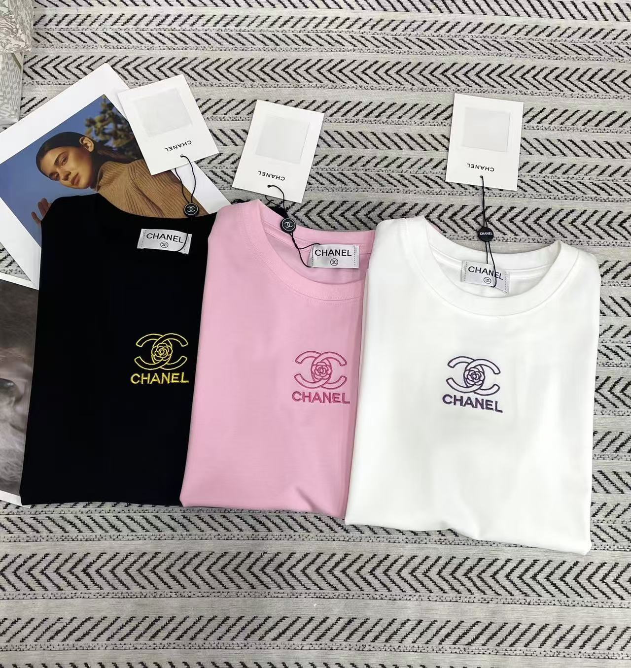 CHANE1 刺繍入りレターTシャツ【50％割引+送料無料】