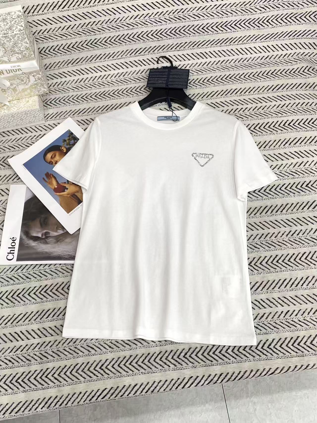 PR4DA トライアングルロゴ&ラインストーンレタリング Tシャツ【50%割引+送料無料】