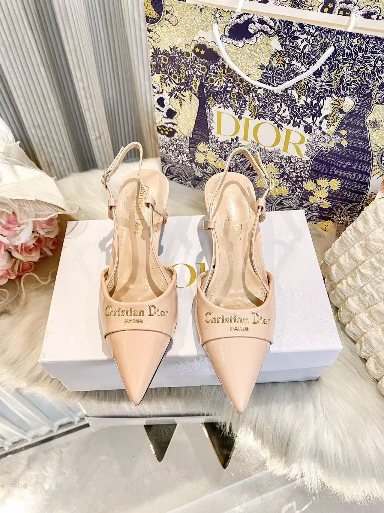DIOR レタリング入りポインテッドトゥ・ローヒールシューズ【50%割引+送料無料】