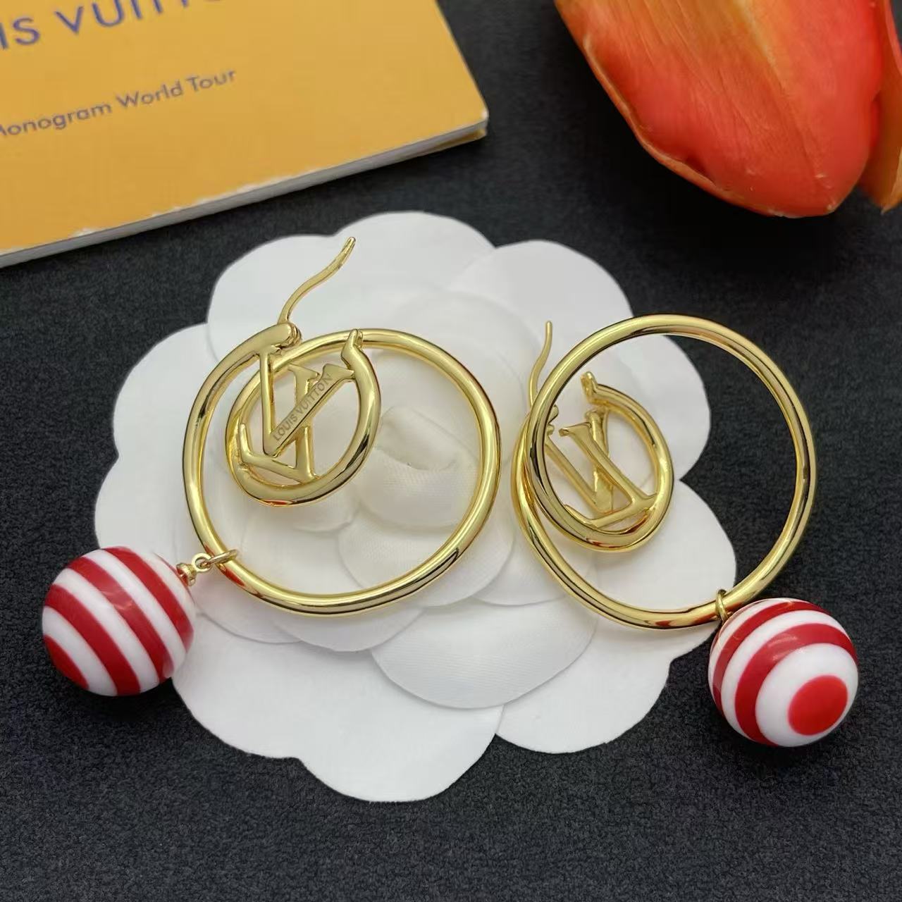 LVレッドボール・フープピアス【50%割引+送料無料】
