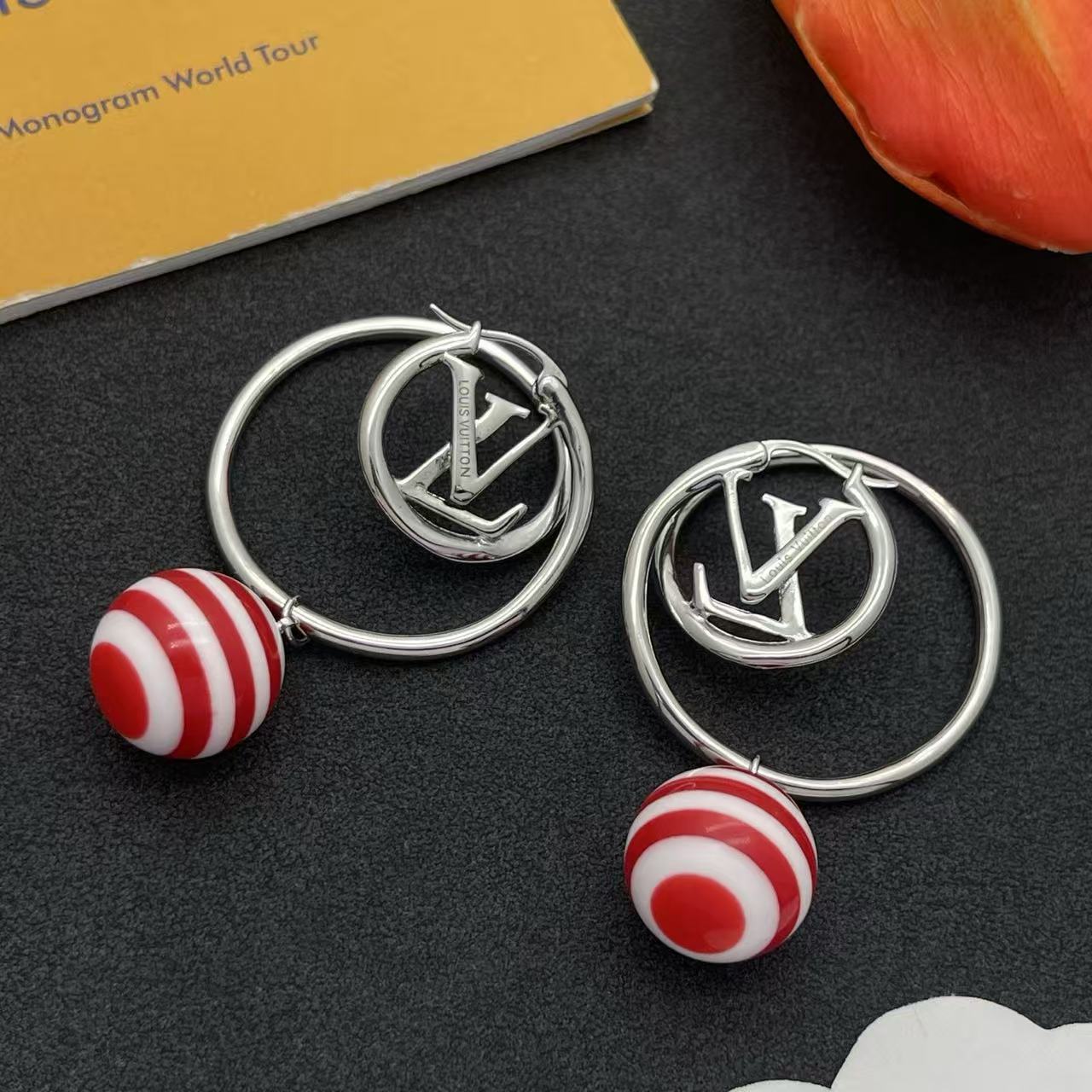LVレッドボール・フープピアス【50%割引+送料無料】