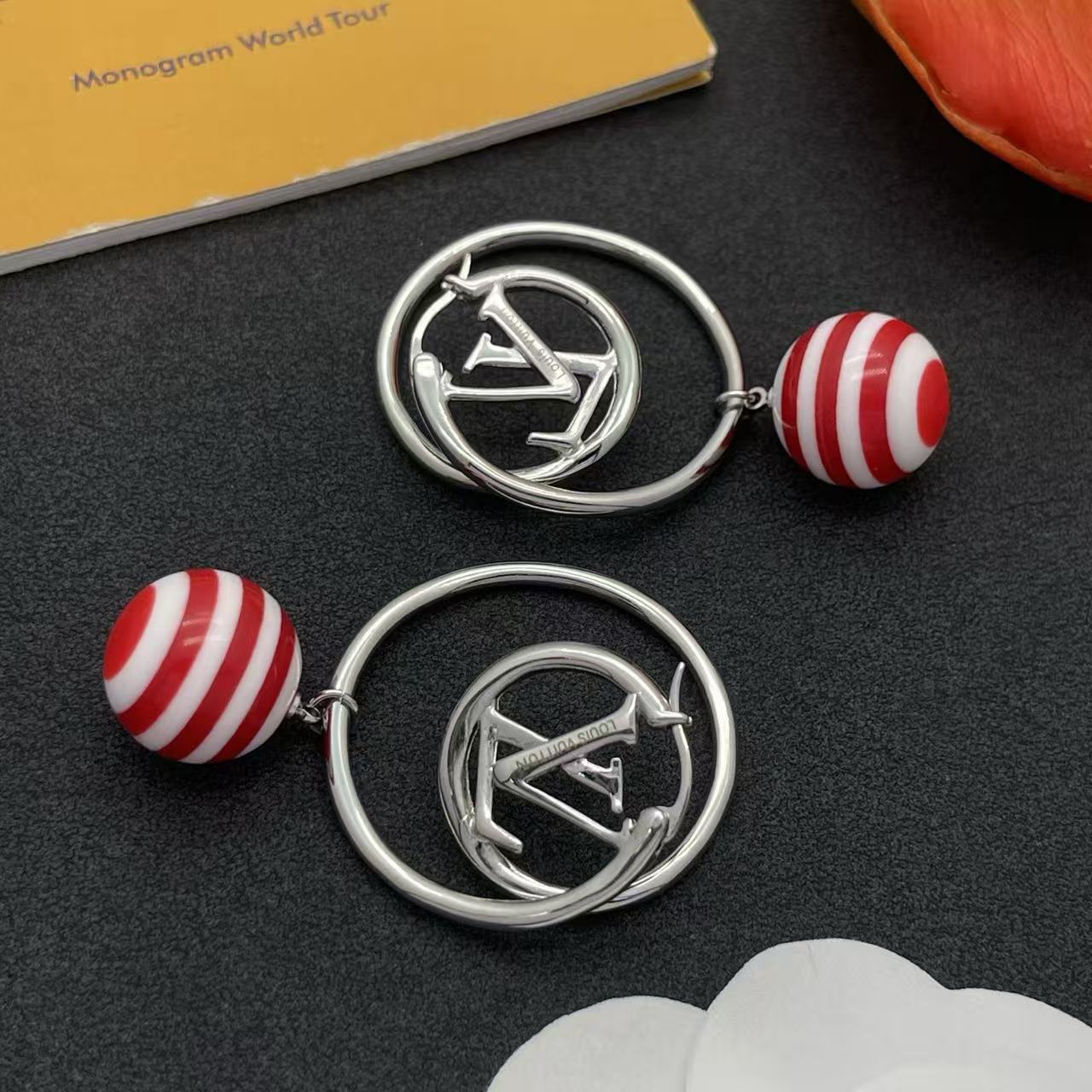 LVレッドボール・フープピアス【50%割引+送料無料】
