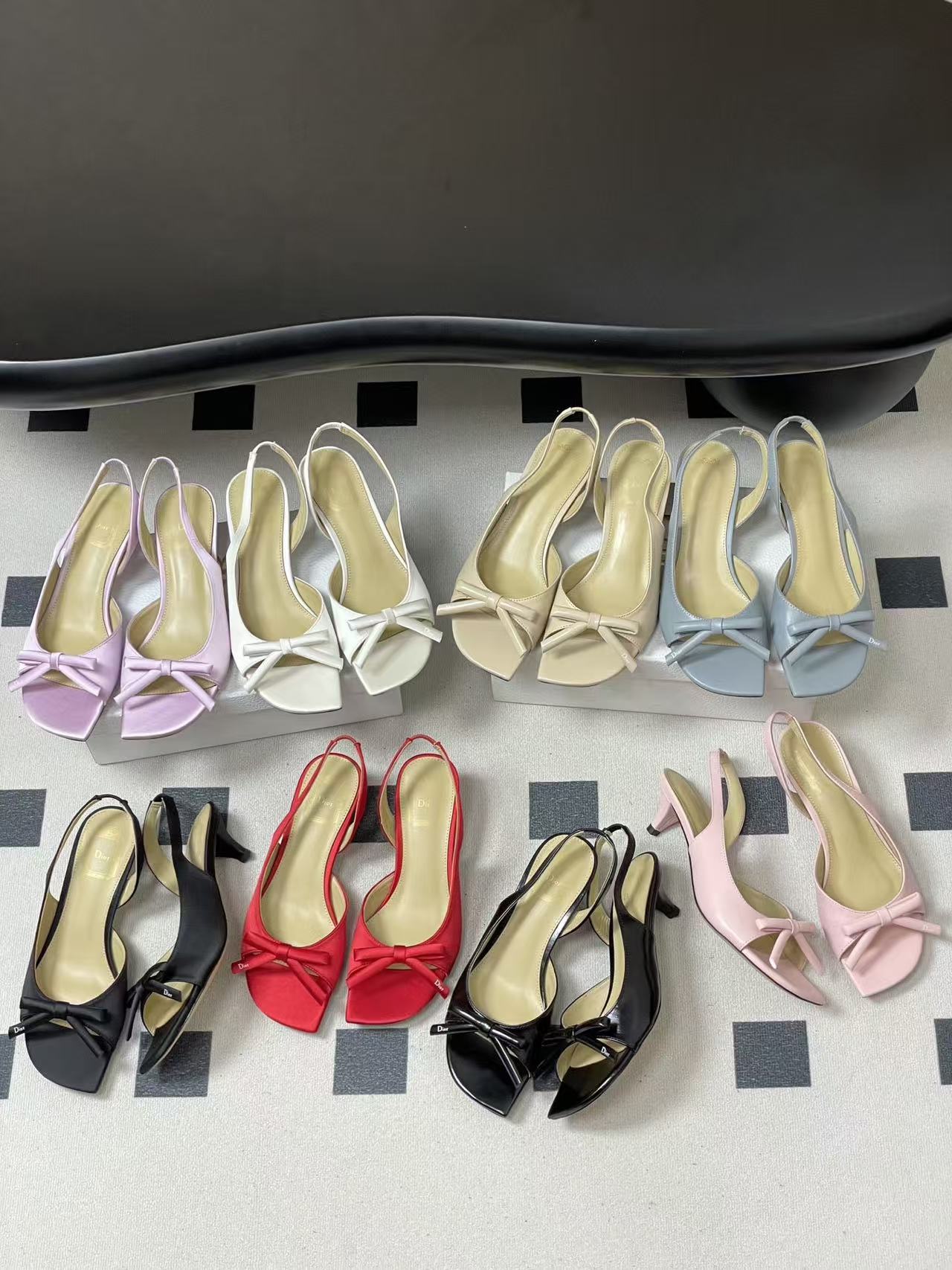 DIOR 上質なピープトゥ・ローヒールシューズ【50％割引+送料無料】