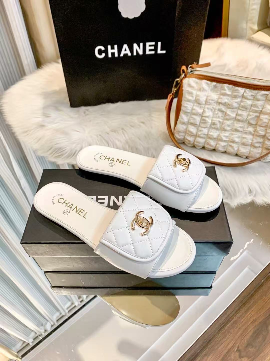 CHANE1 ダブルCバックルスリッパ【50％割引+送料無料】